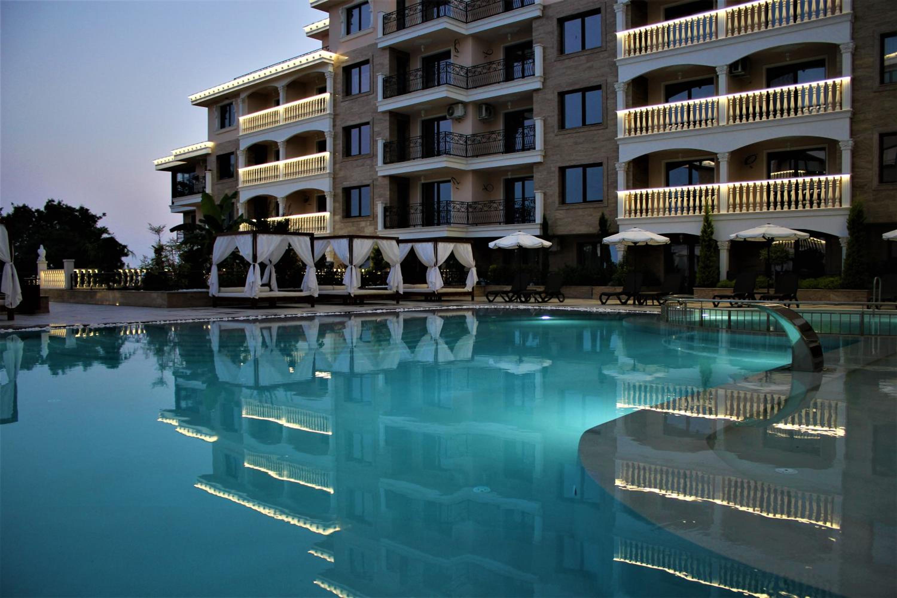 Valencia Gardens Luxury Studios