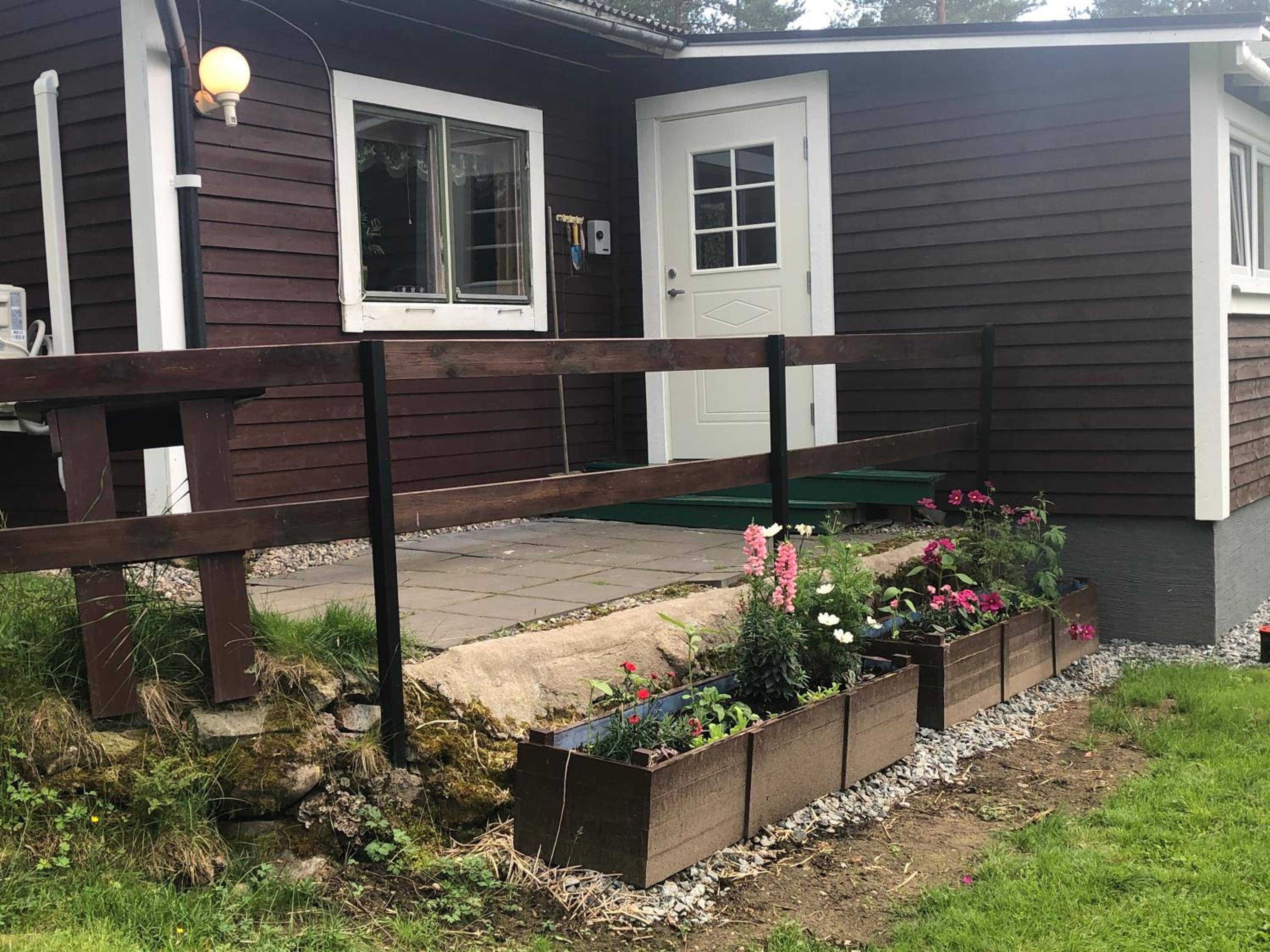 Paradiset stugan i fin skogen