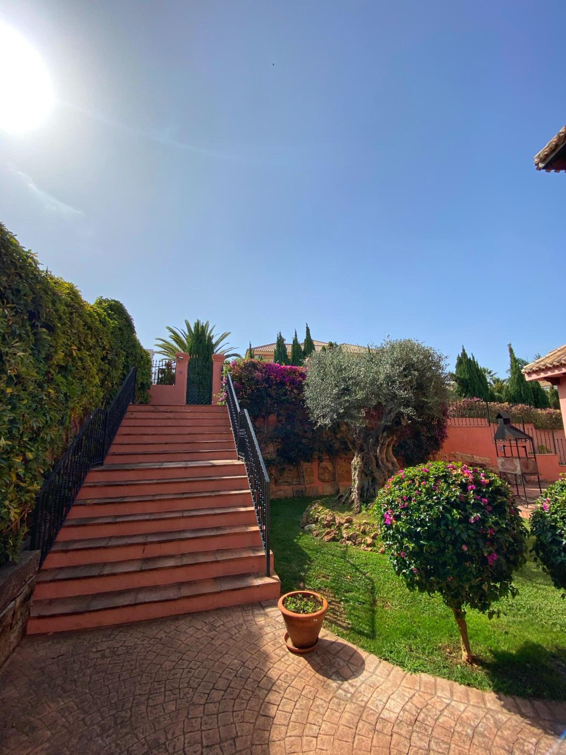 Villa Golden Mile view 3