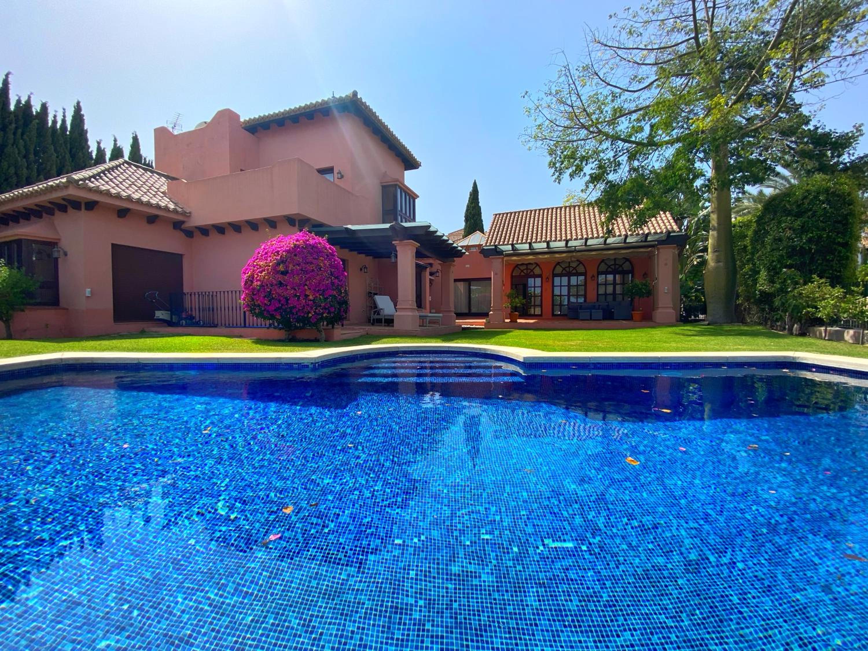 Villa Golden Mile view 5