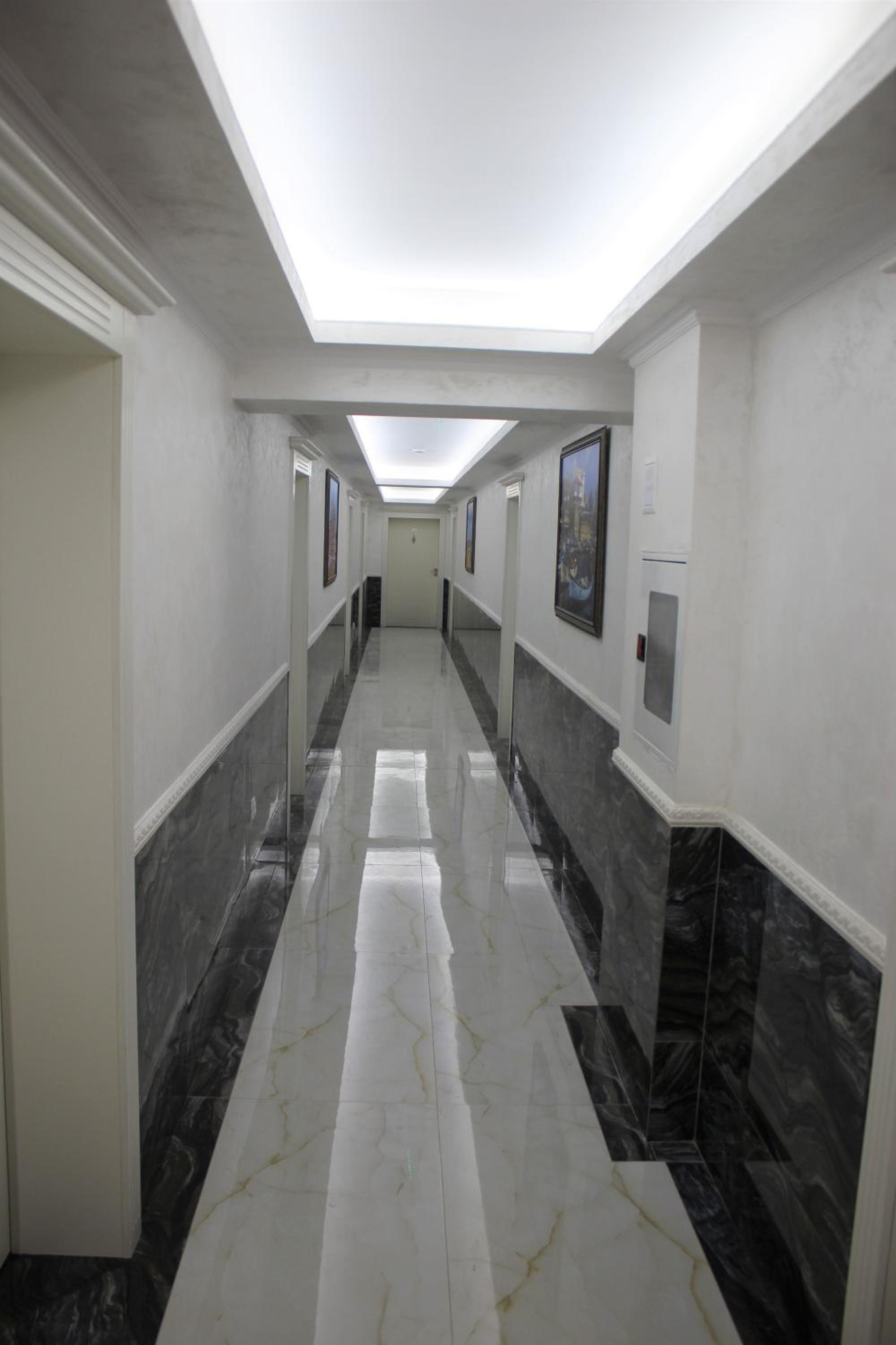 Valencia Gardens Luxury Studios
