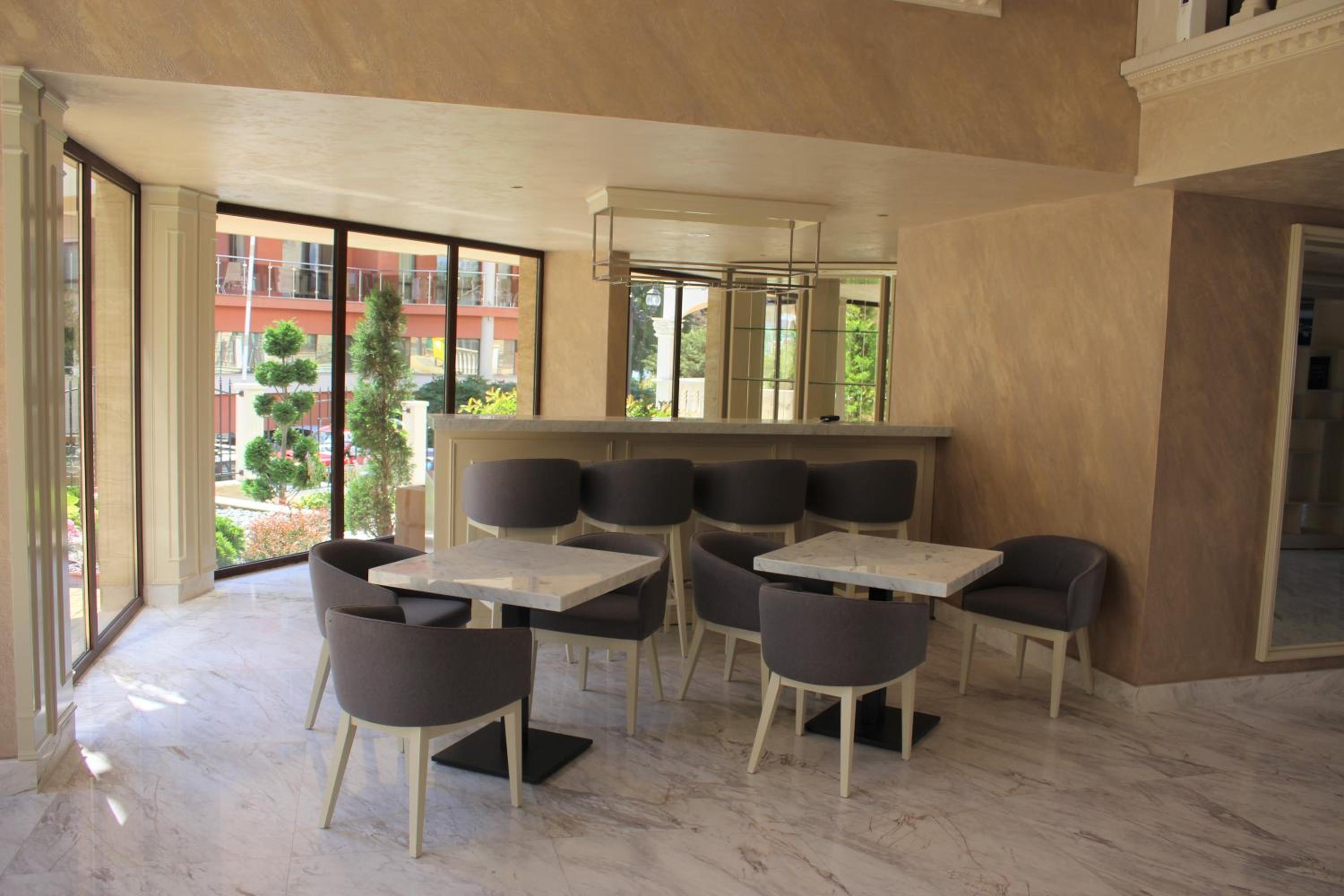 Valencia Gardens Luxury Studios