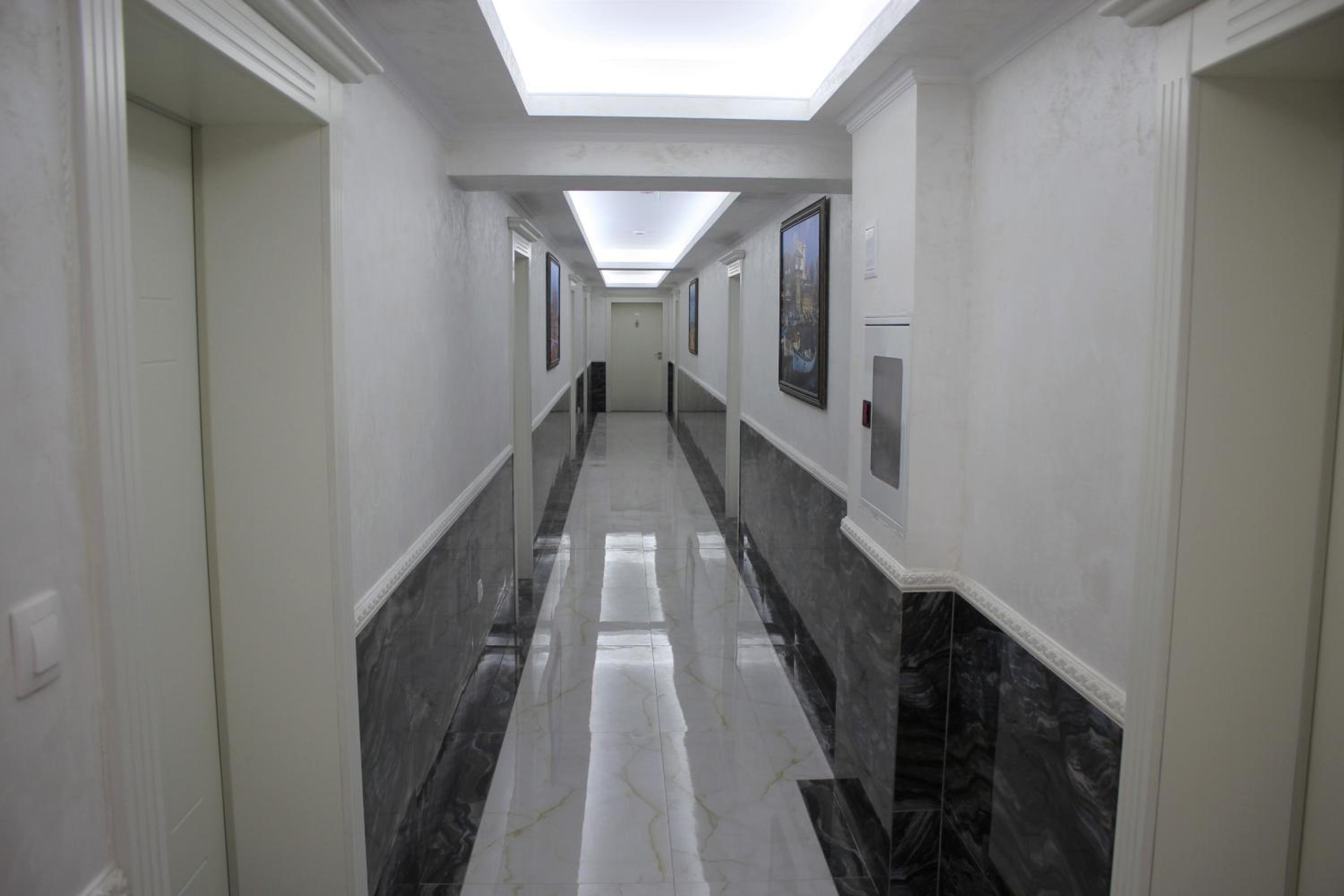 Valencia Gardens Luxury Studios