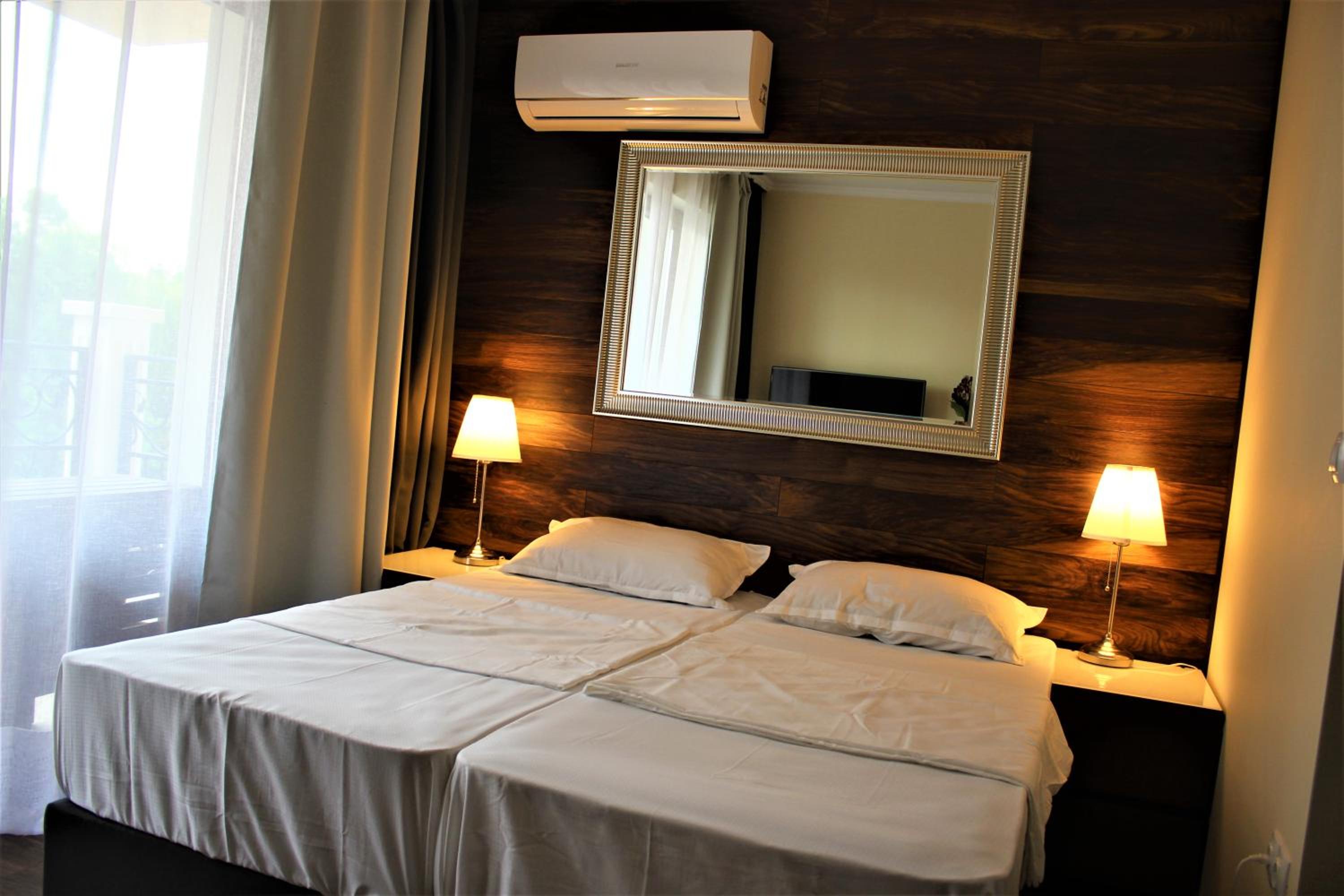 Valencia Gardens Luxury Studios