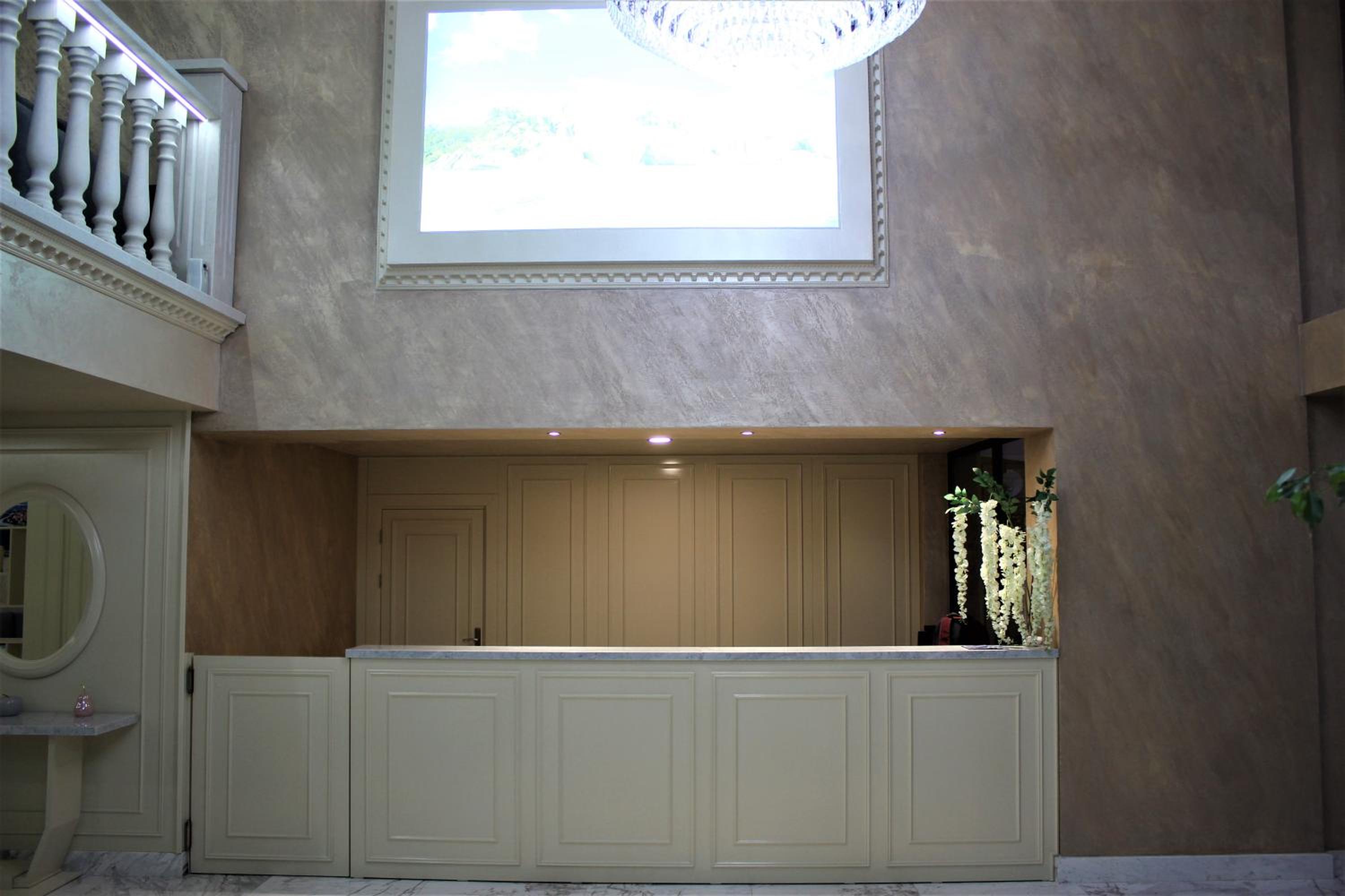Valencia Gardens Luxury Studios
