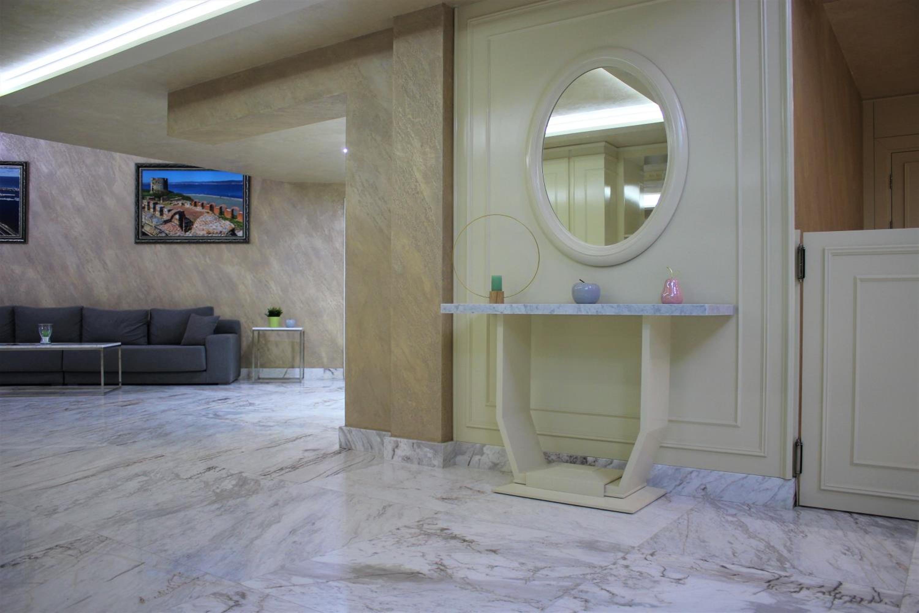 Valencia Gardens Luxury Studios