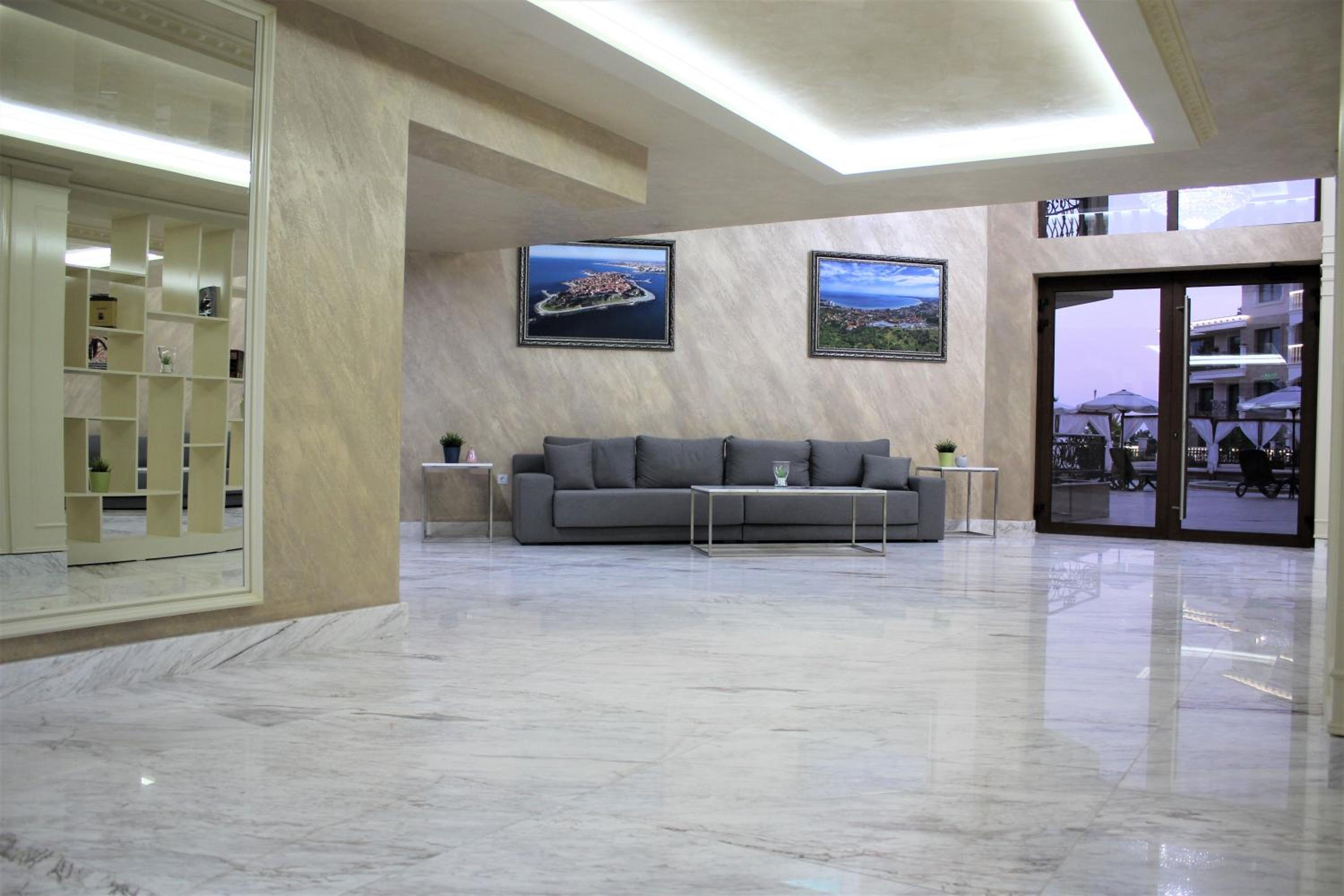 Valencia Gardens Luxury Studios
