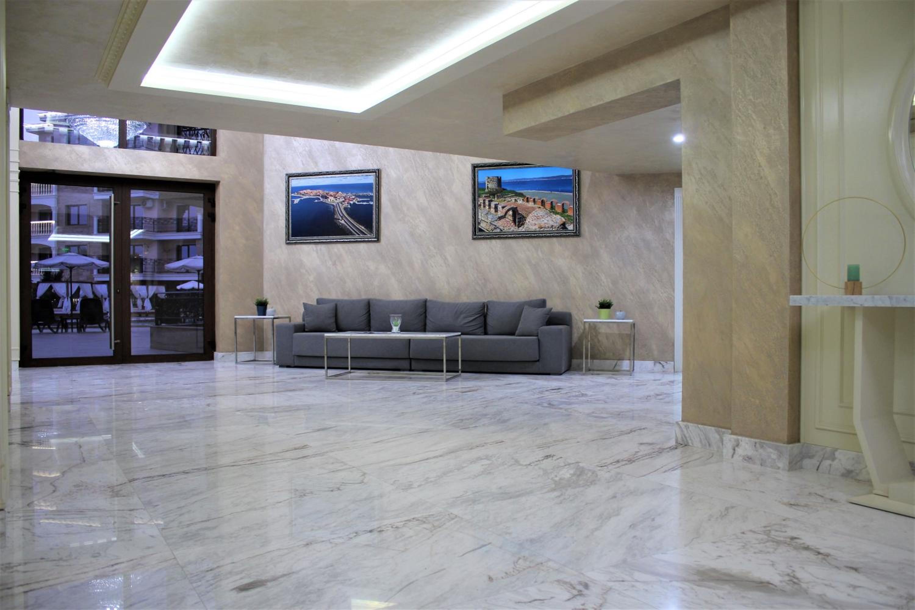 Valencia Gardens Luxury Studios