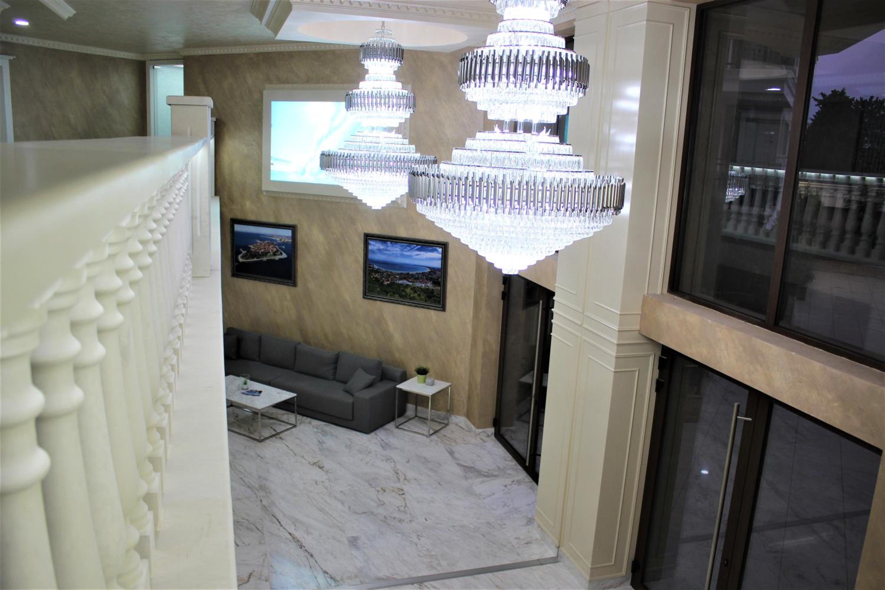 Valencia Gardens Luxury Studios
