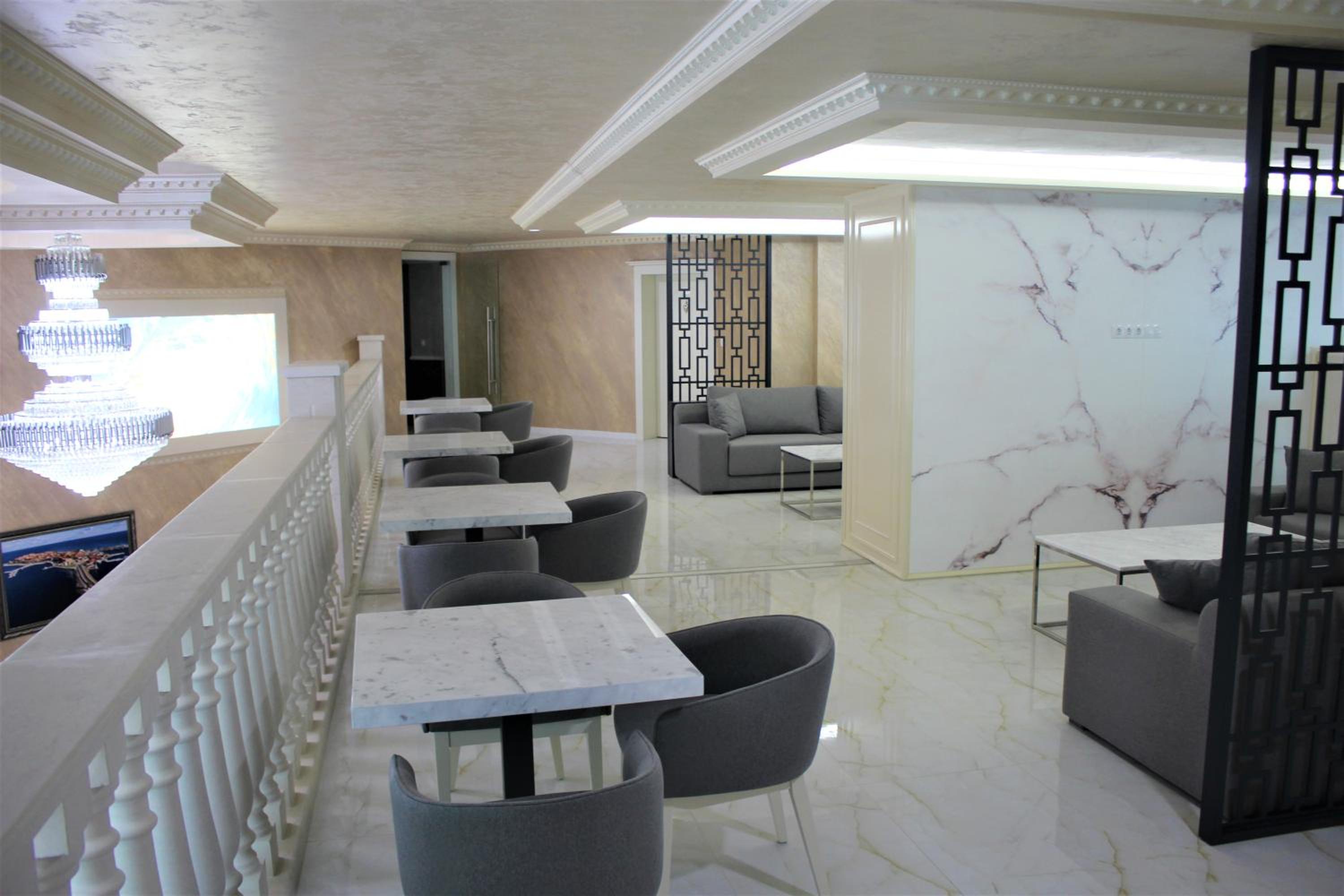 Valencia Gardens Luxury Studios