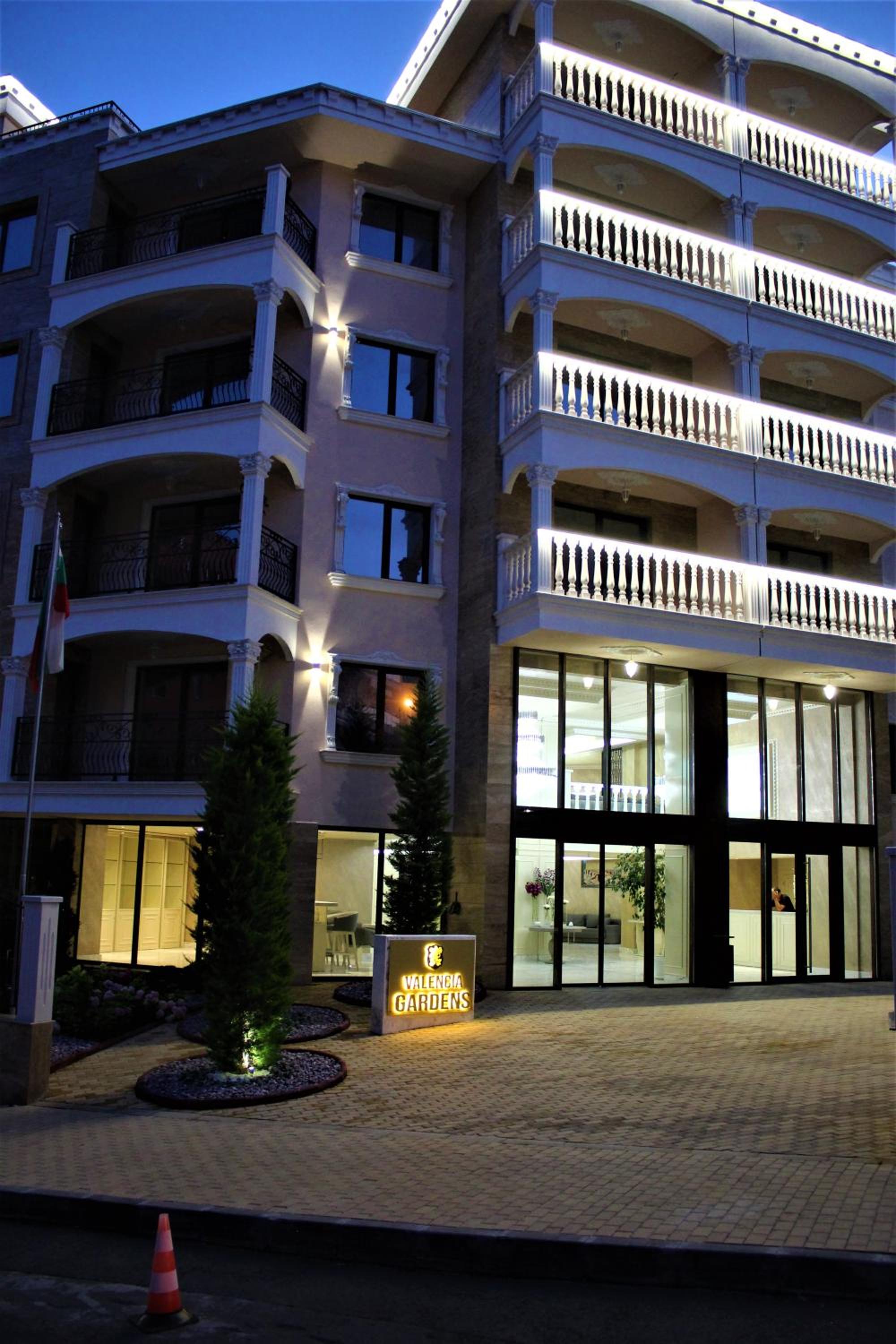 Valencia Gardens Luxury Studios
