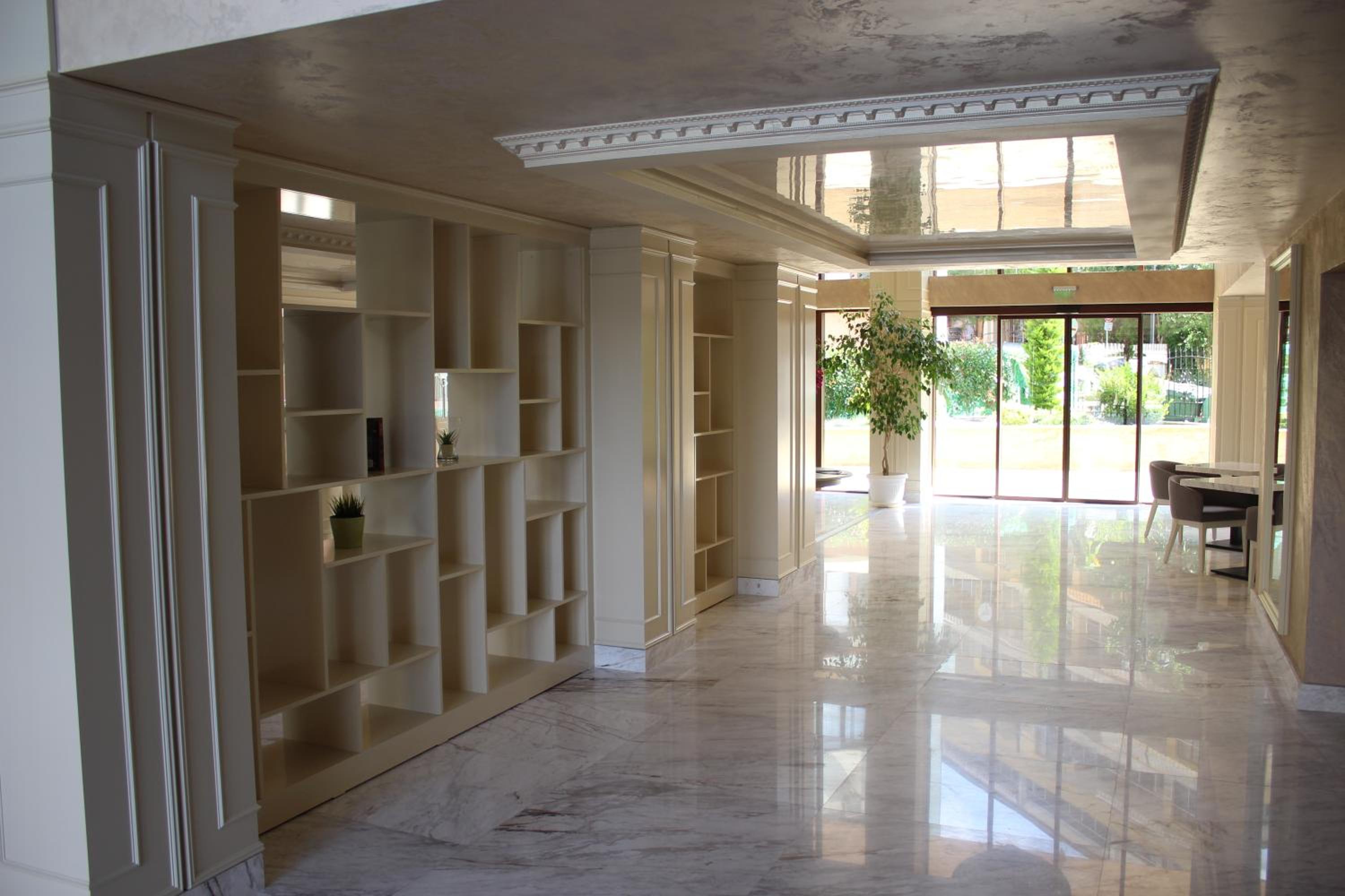 Valencia Gardens Luxury Studios