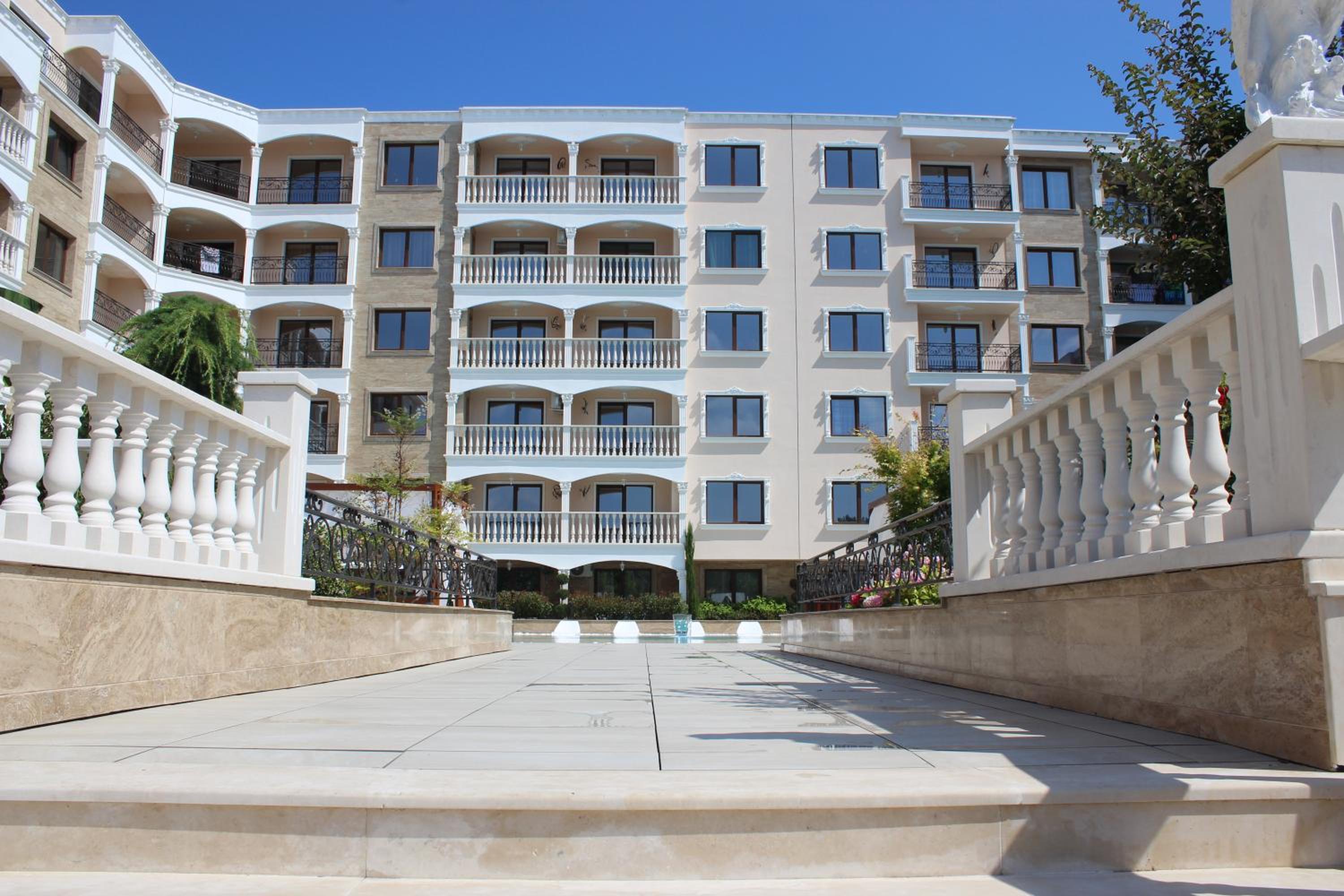 Valencia Gardens Luxury Studios