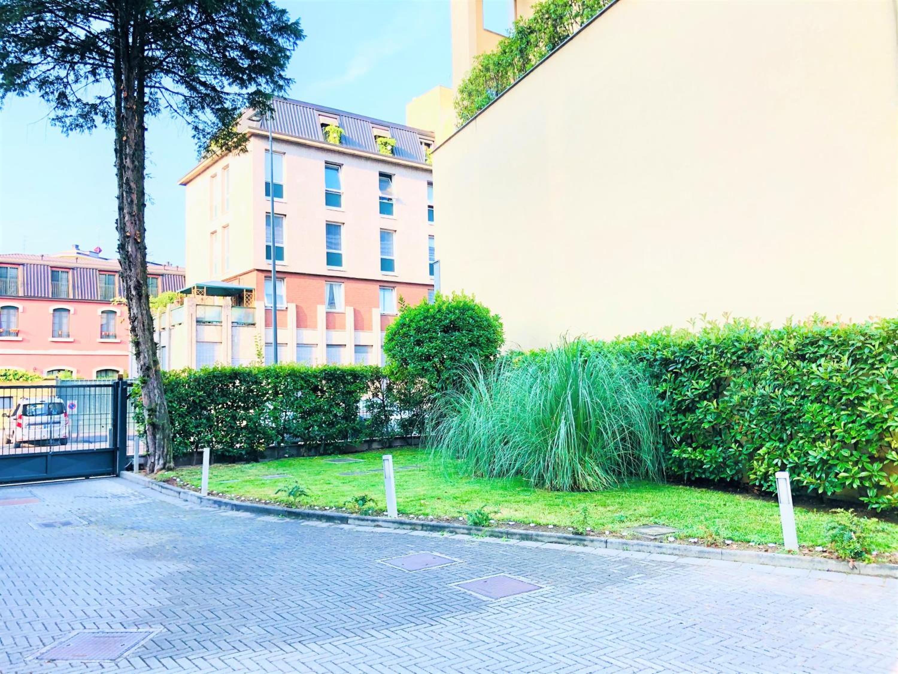 Stepandgo Milano Navigli