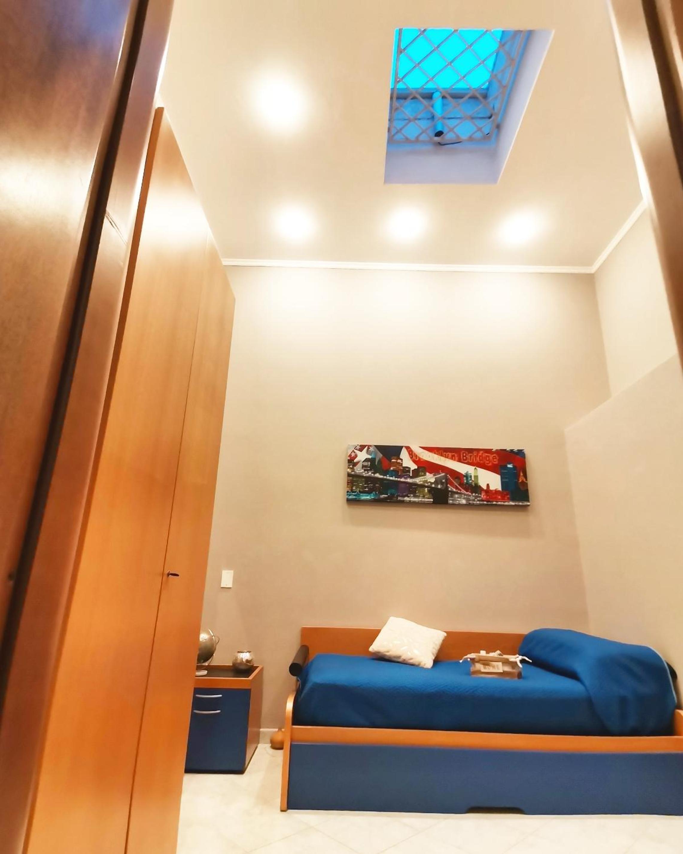 Dale Rooms
