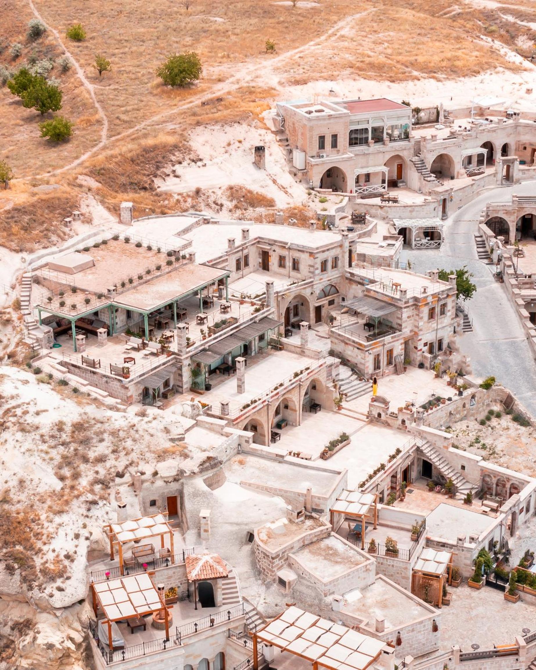 Seki Cave Suites - Image 37