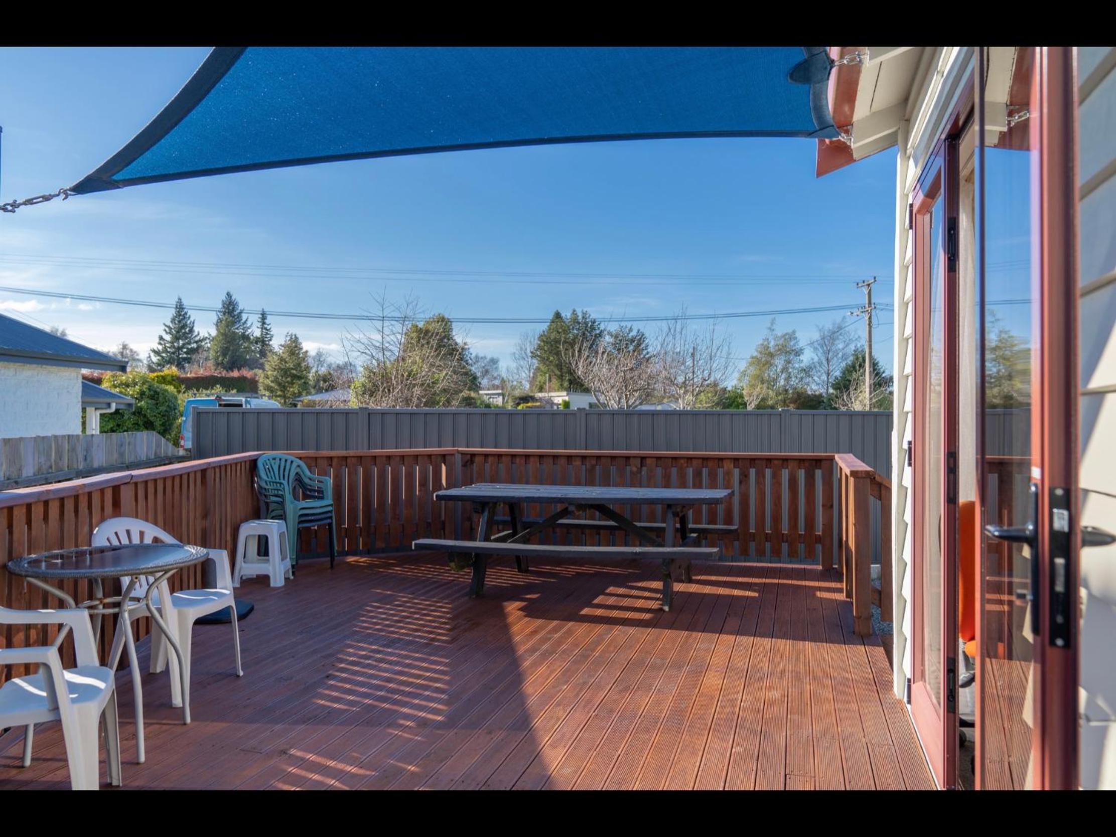 Te Anau Holiday Home - Free WIFi - Free Bikes & Kayaks - Short Walk to Lake & Town - Top Views view 2