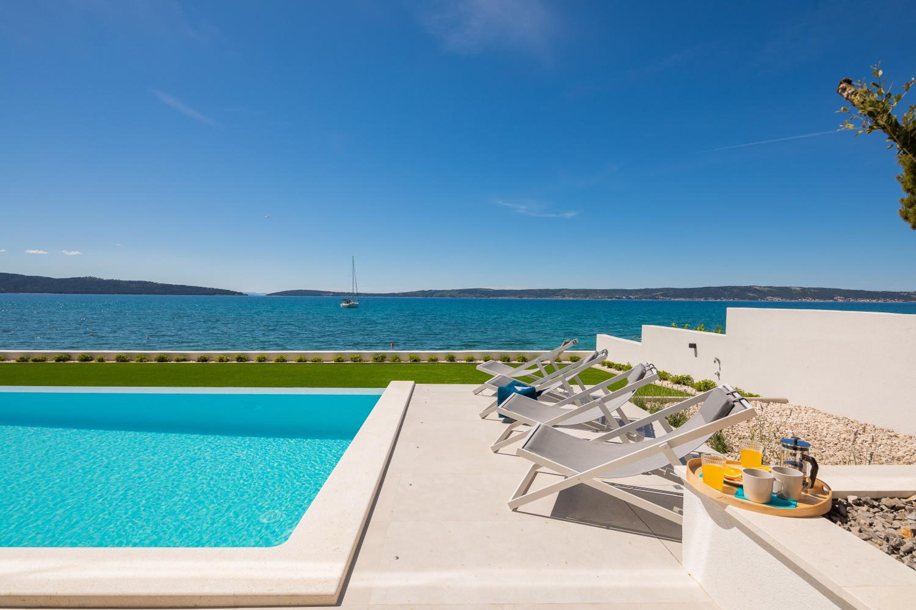 Beachfront Villa The View with Pool view 5