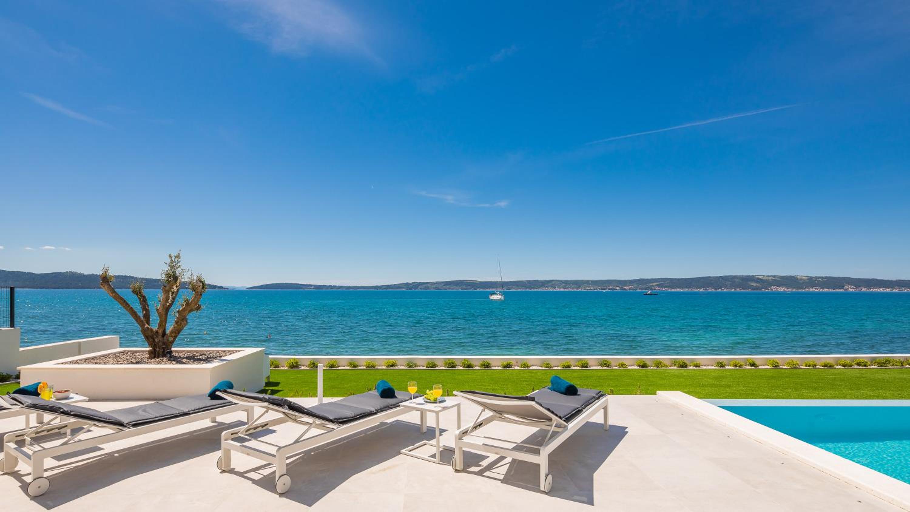 Beachfront Villa The View with Pool view 4