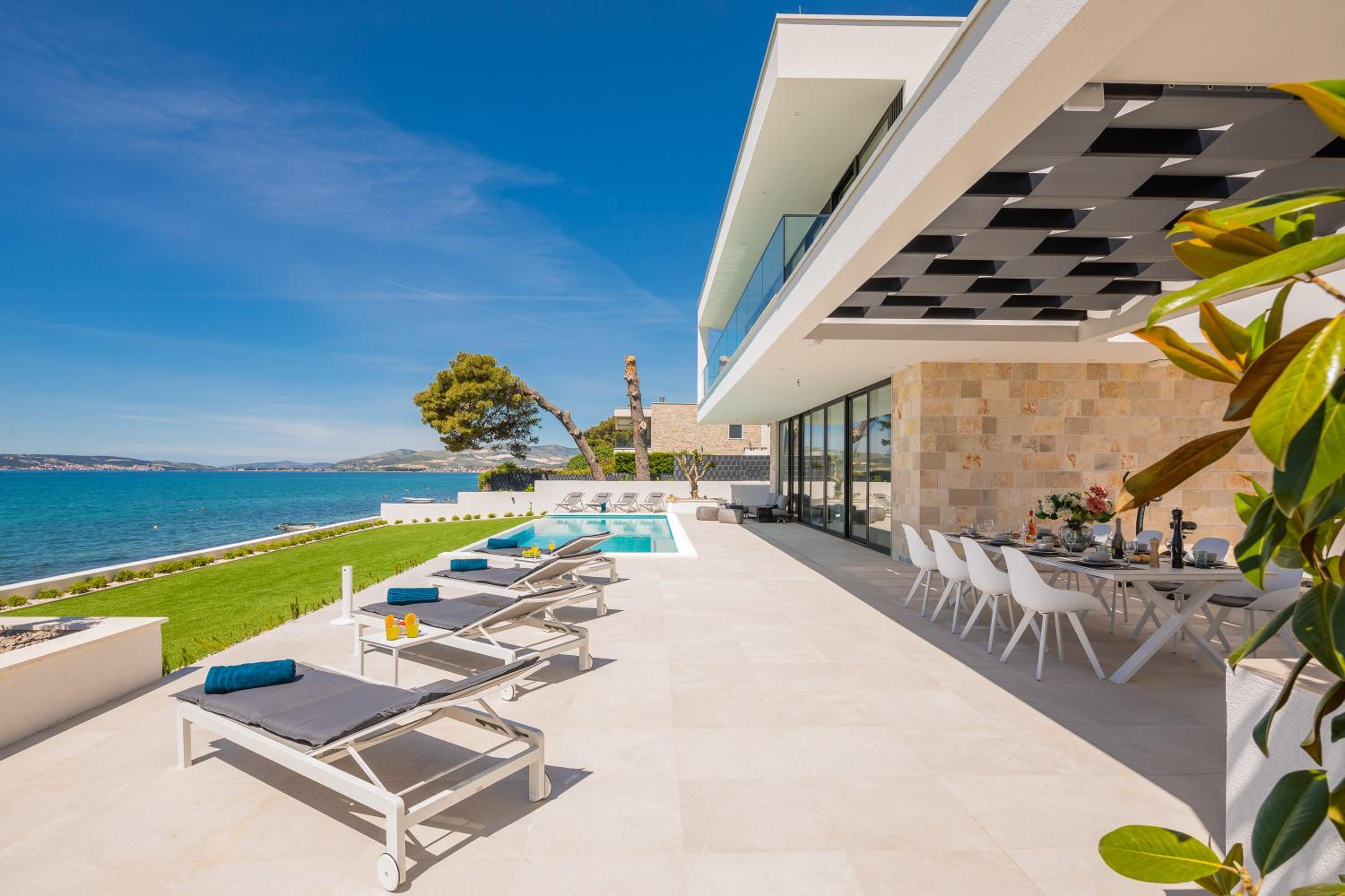 Beachfront Villa The View with Pool view 2