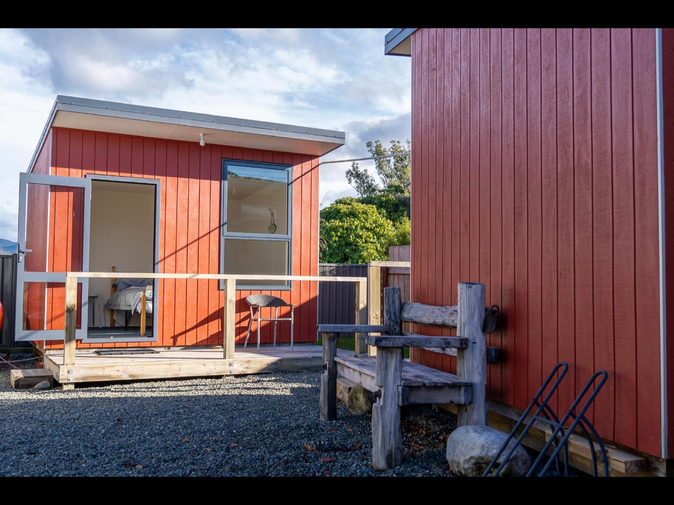 Te Anau Holiday Home - Free WIFi - Free Bikes & Kayaks - Short Walk to Lake & Town - Top Views view 5