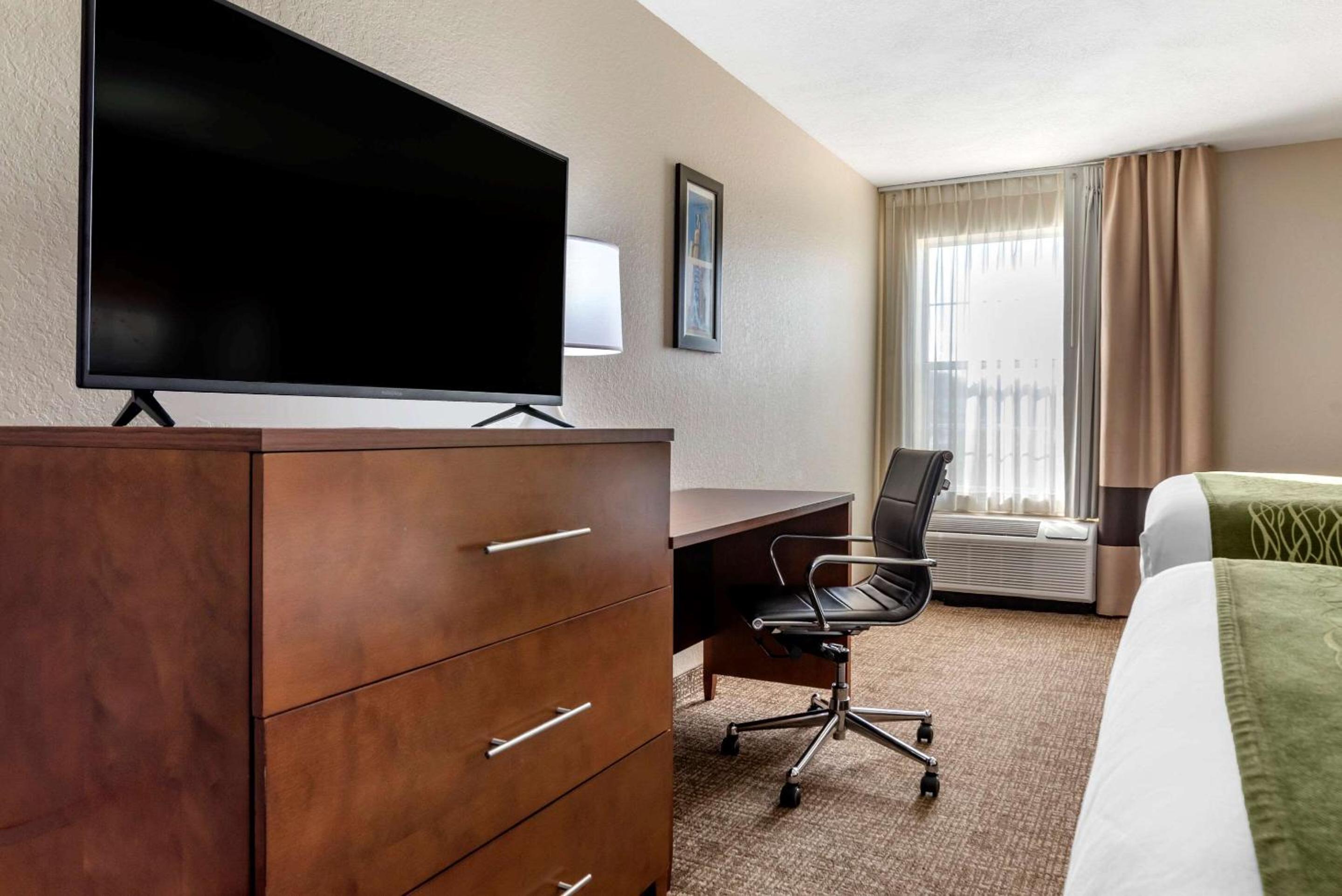 Birmingham Vacations - Comfort Inn Birmingham - Irondale - Property Image 2