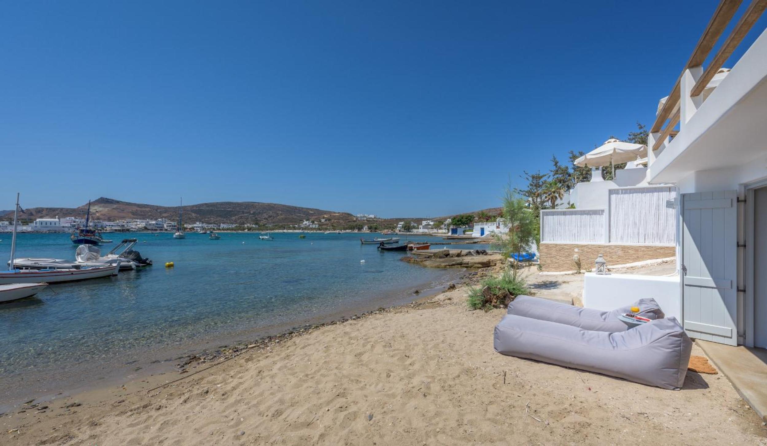 Michalakis Seaside Suites