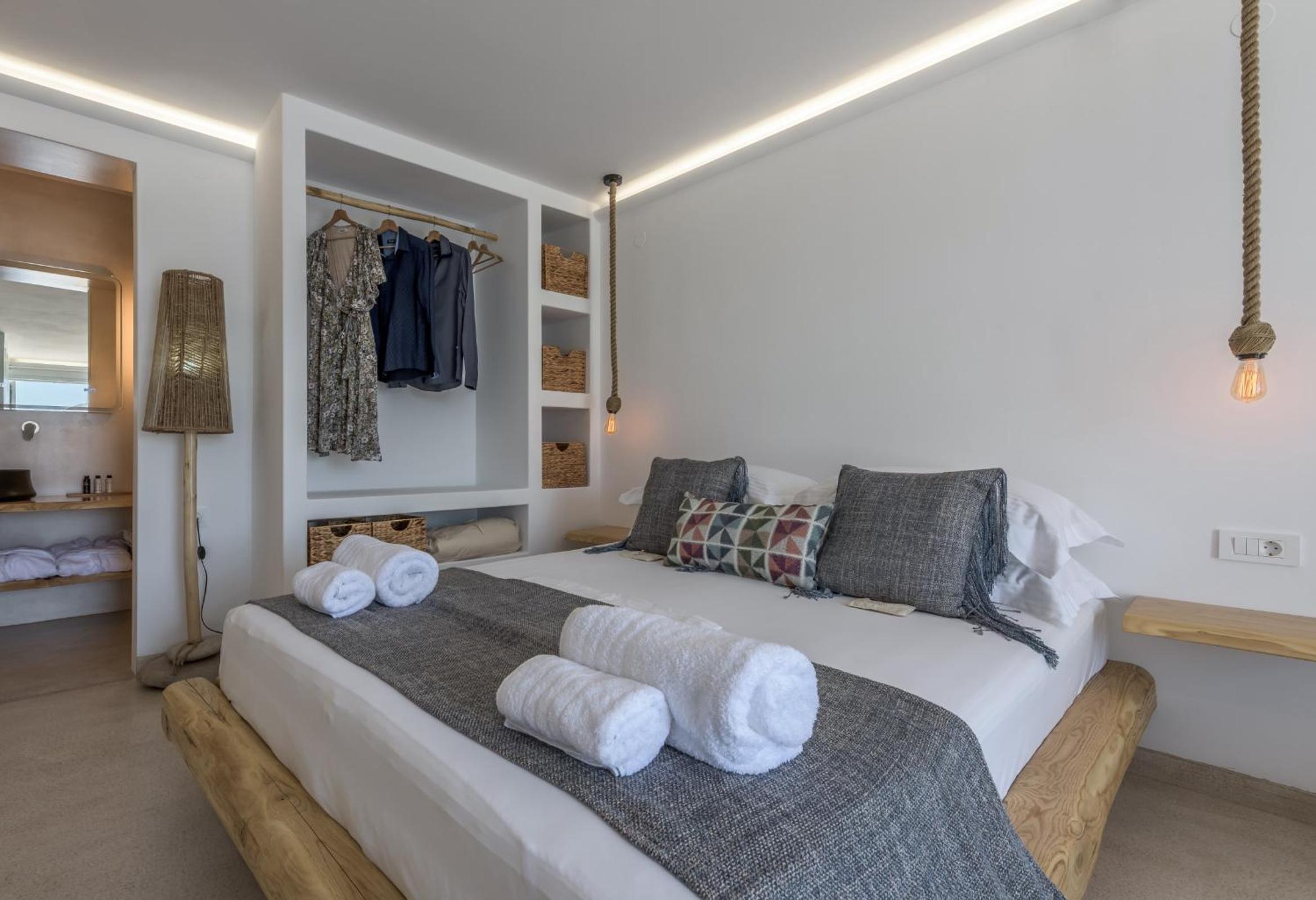 Michalakis Seaside Suites