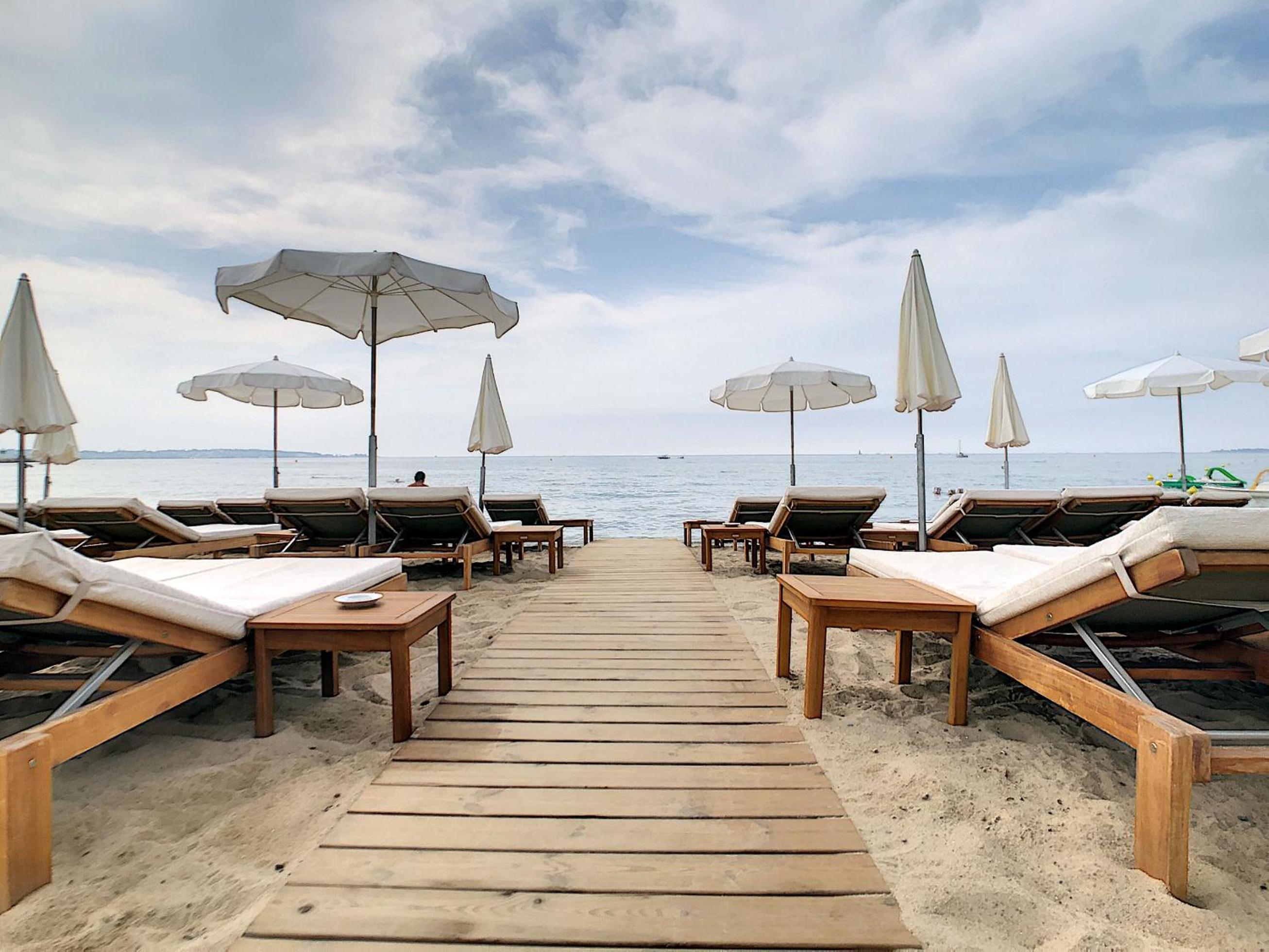 Fabulous Central 2BR - Prime Location, Walk to Croisette & Palais - By Totolulu Cannes Yellow Corner