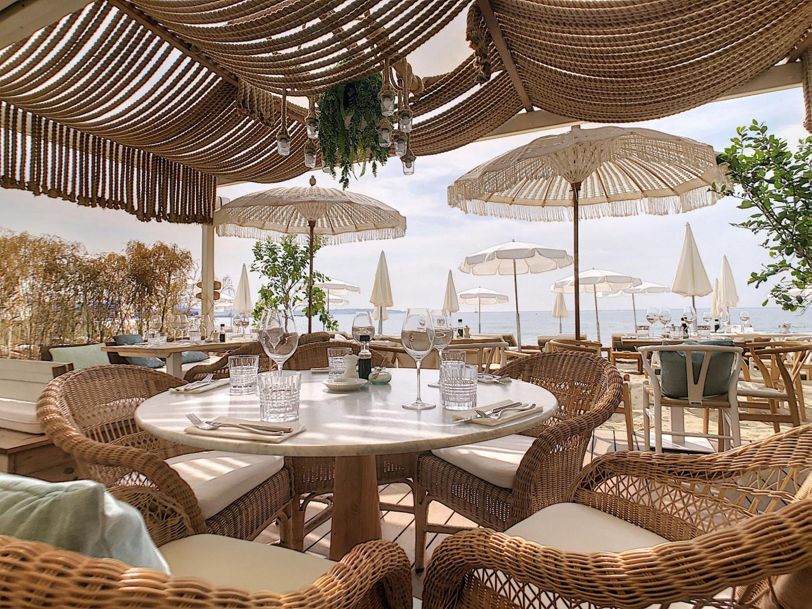 Fabulous Central 2BR - Prime Location, Walk to Croisette & Palais - By Totolulu Cannes Yellow Corner