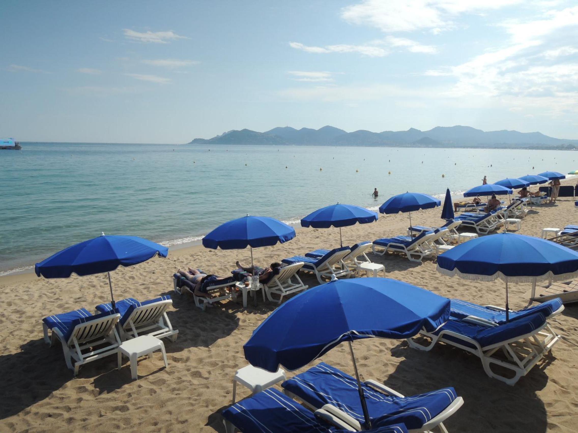 Fabulous Central 2BR - Prime Location, Walk to Croisette & Palais - By Totolulu Cannes Yellow Corner