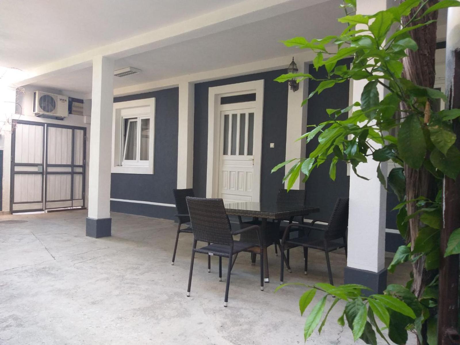 Luka Apartment