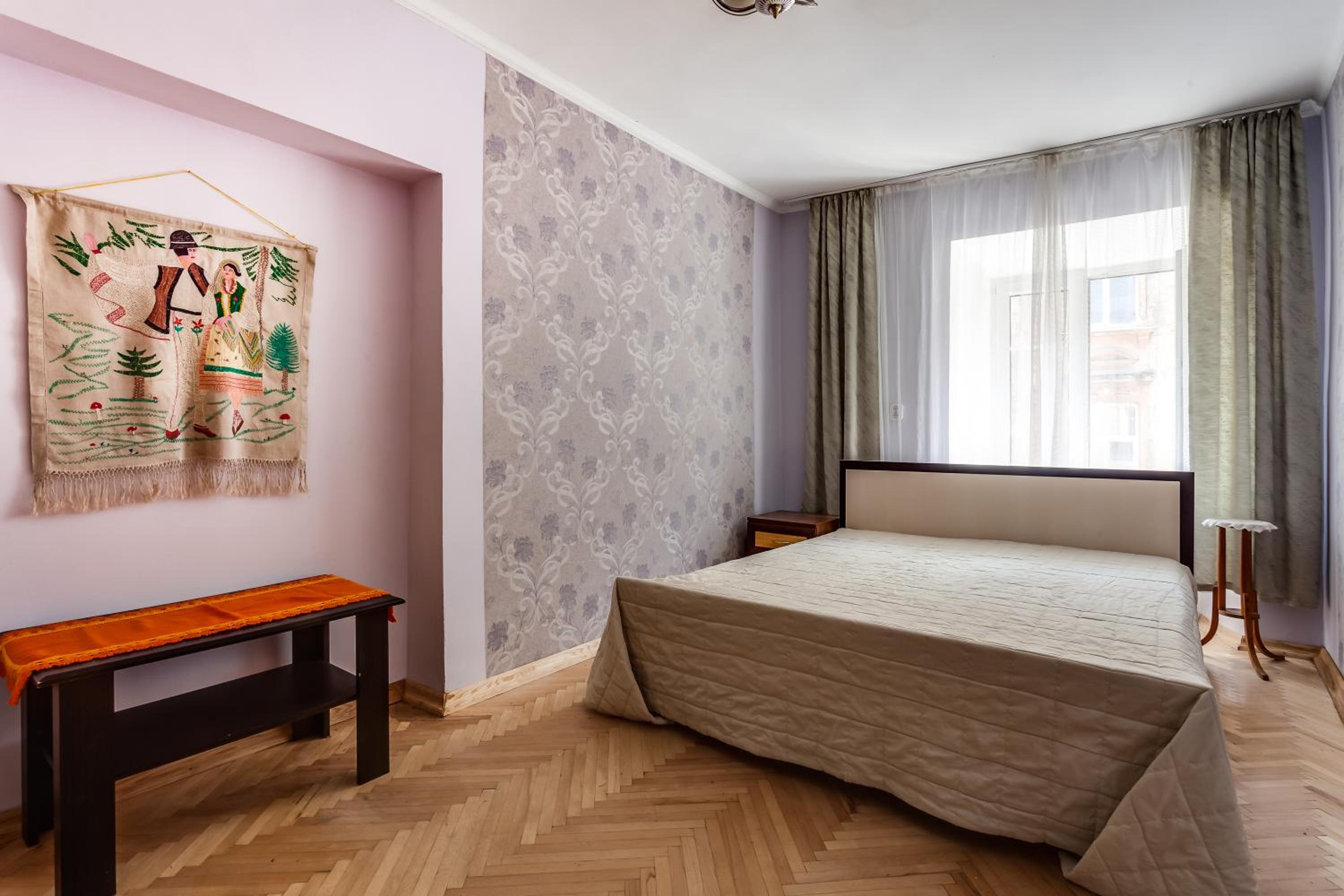 Four bedrooms apartment in the heart of Lviv view 4
