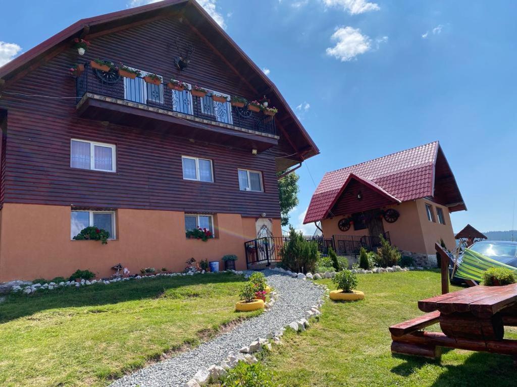 Cabana Popasul Vânătorului view 2