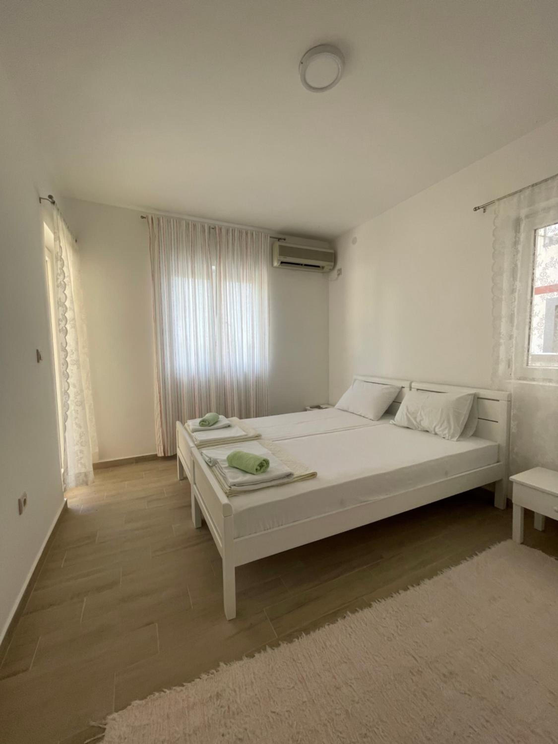 Luna Apartments