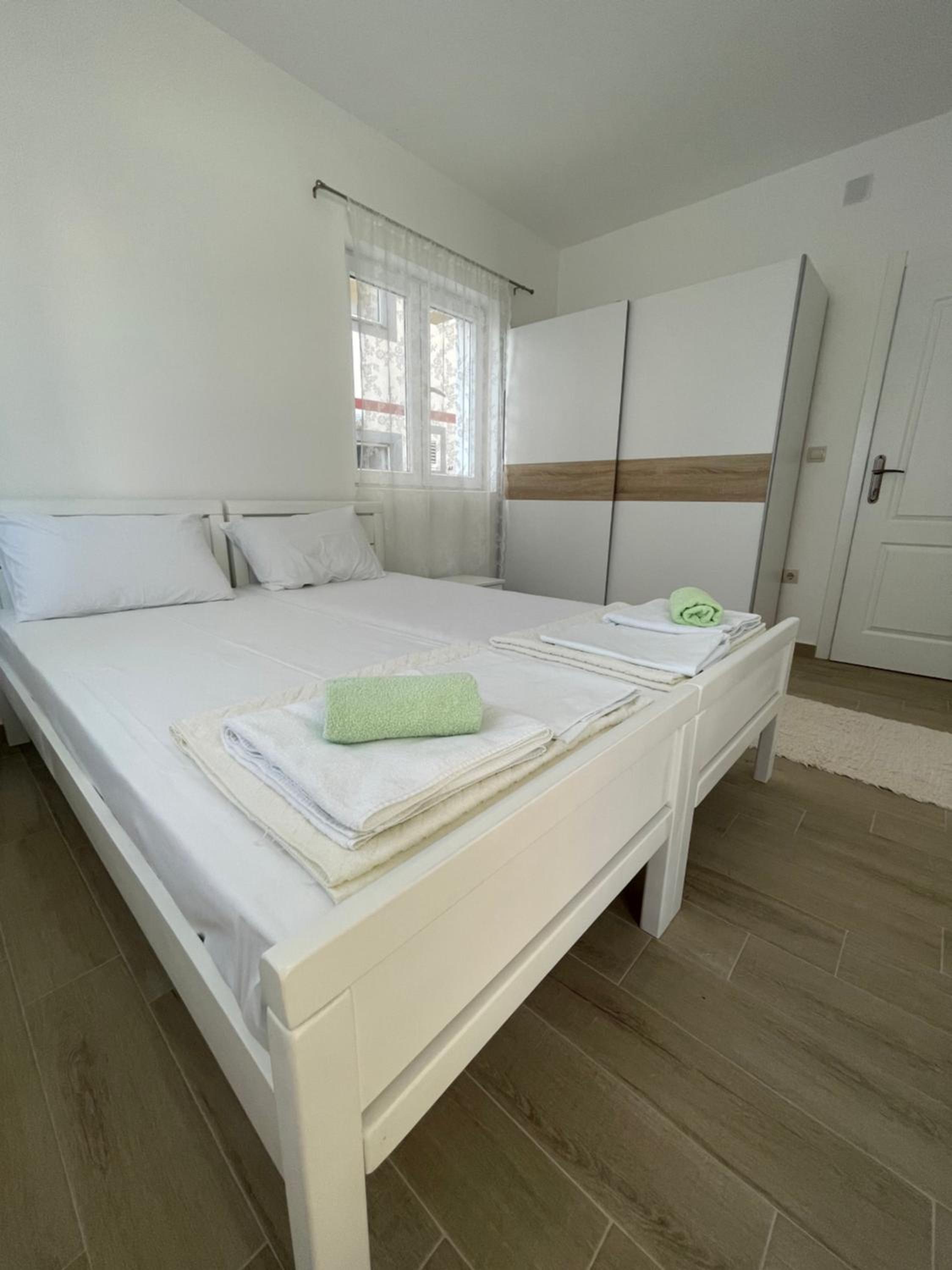 Luna Apartments