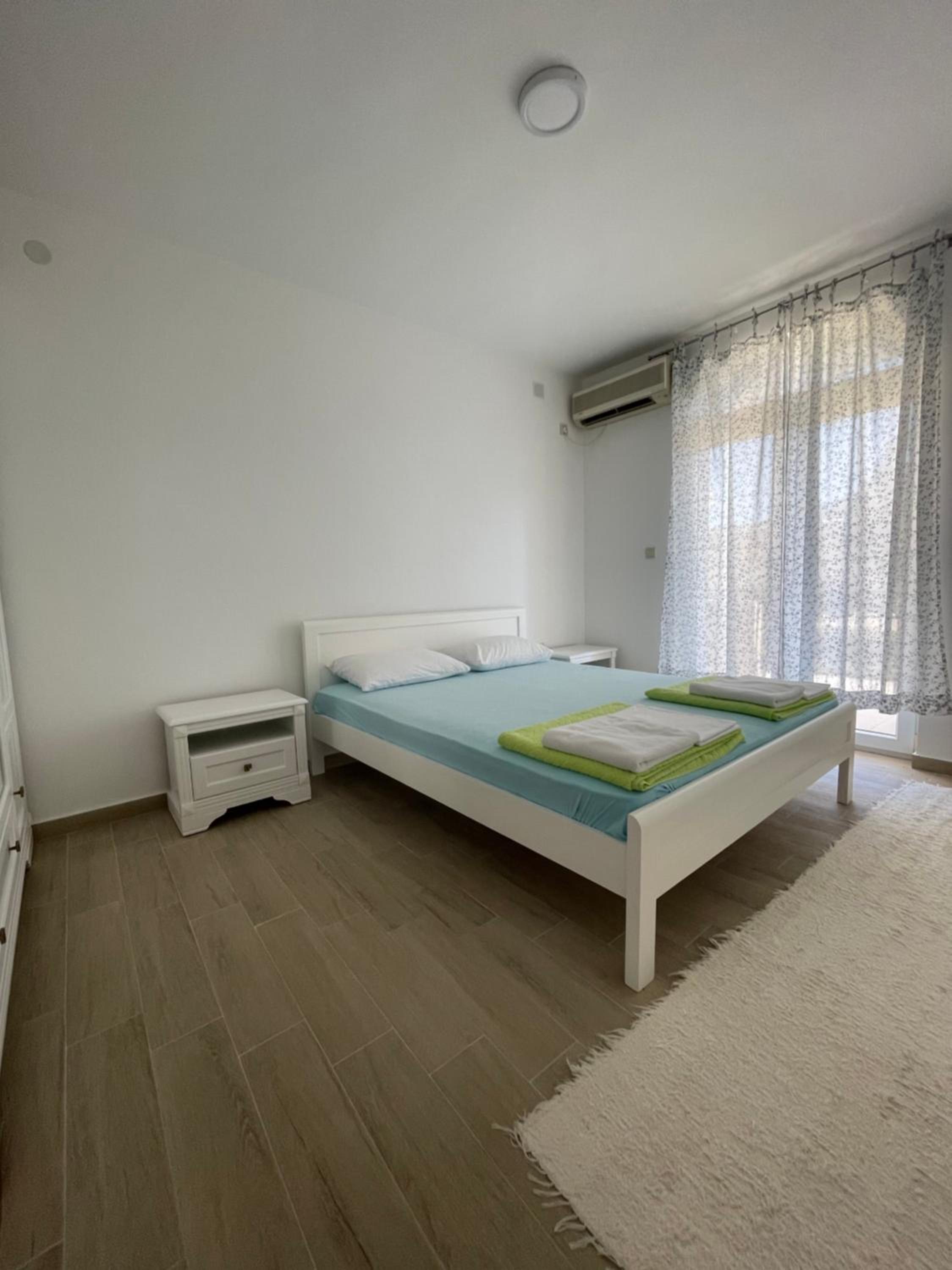 Luna Apartments