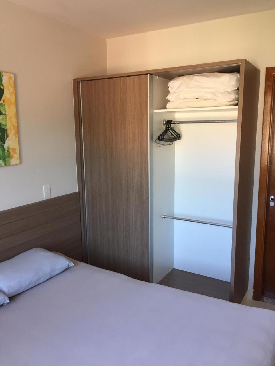 Flat Familiar a 400 metros do Hot Park com Piscinas e Conforto