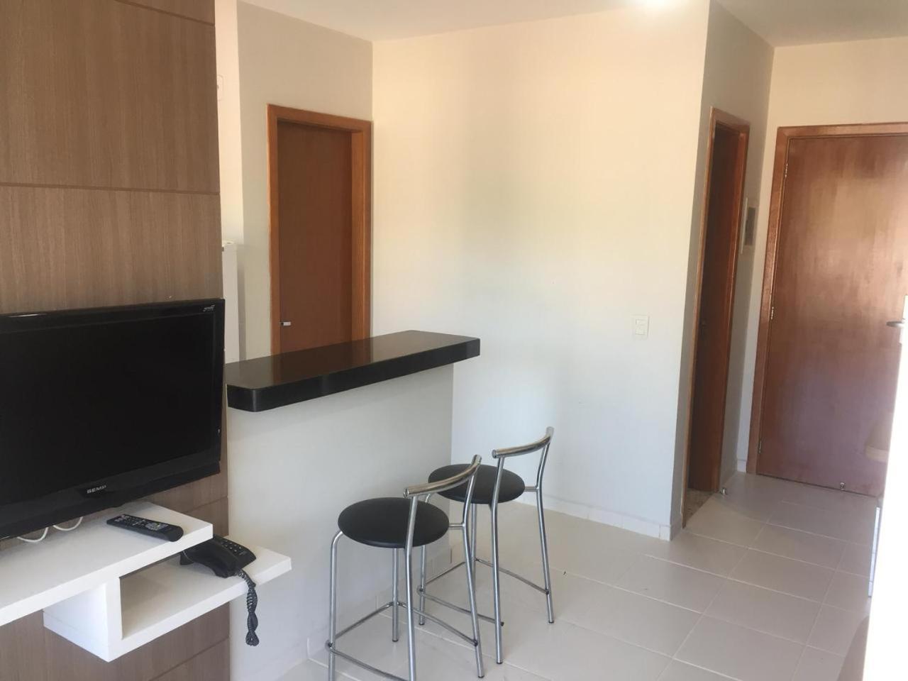 Flat Familiar a 400 metros do Hot Park com Piscinas e Conforto
