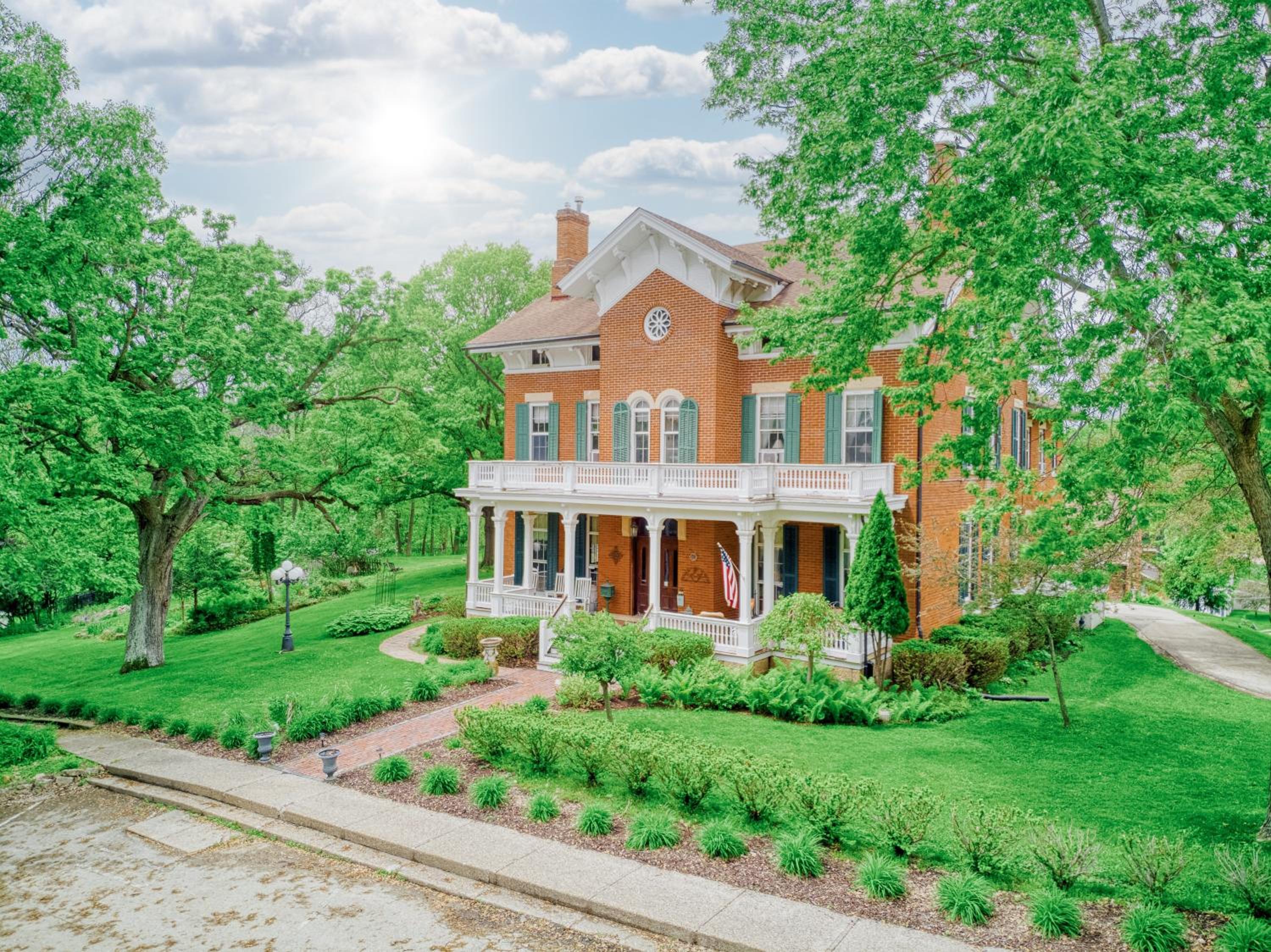 Dubuque Vacations - Galena Inn formerly Victorian Mansion - Property Image 1