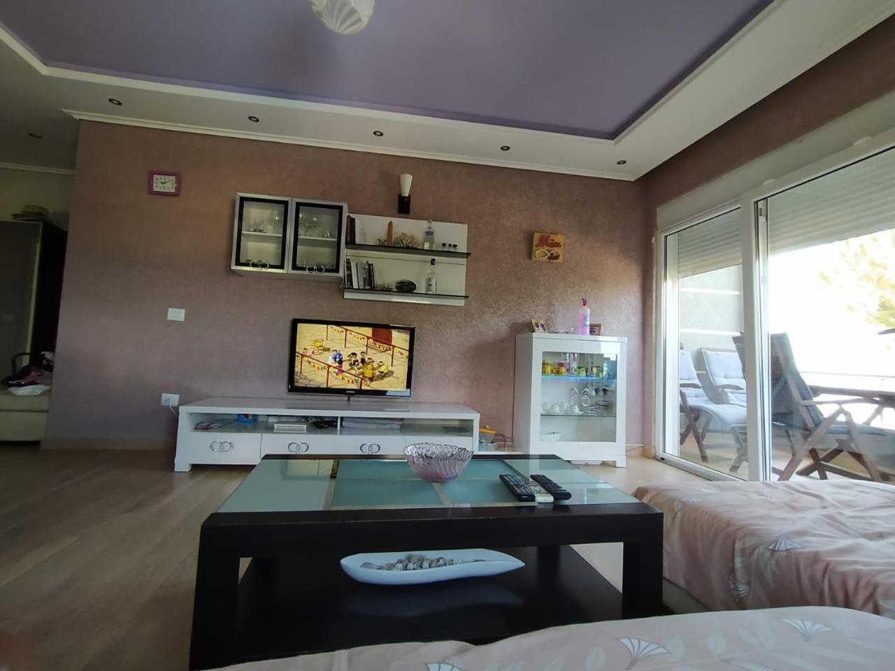 Mia's Sea View Apartment
