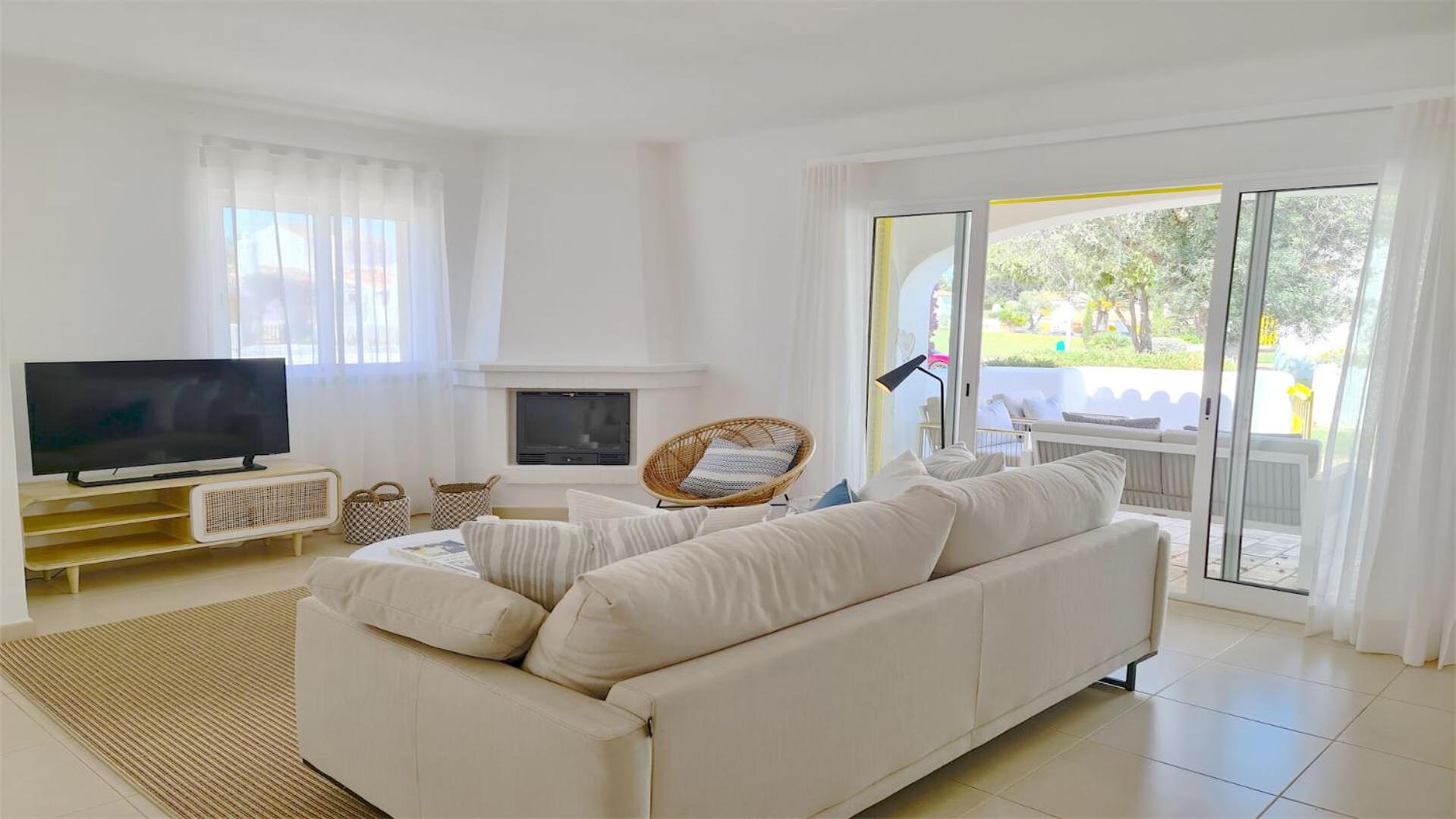 Vila Chez Lee, 219 Aldeia do Golf-CleverDetails - Sleeps 6, quiet area view 5
