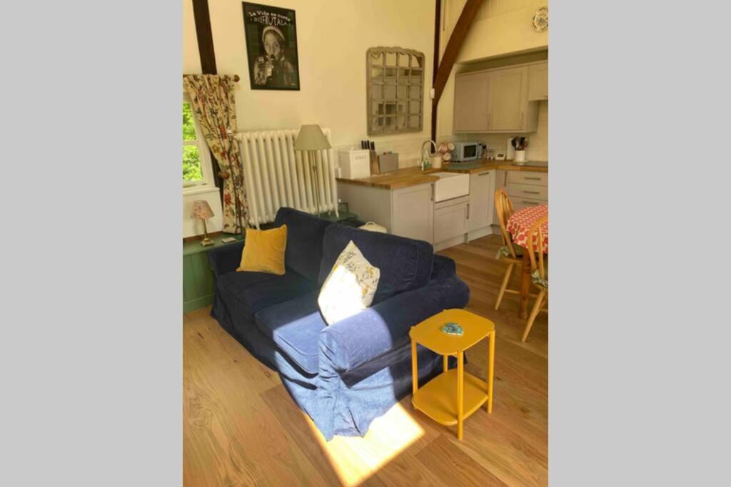 Gorgeous comfortable barn with huge private orchard in quiet Suffolk location view 5