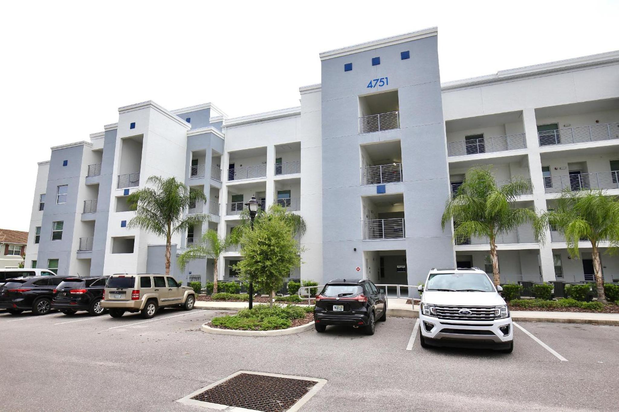 Great Apartment In Lux Resort Storey Lake With Lux Amenities 10 Miles To Disney! view 2