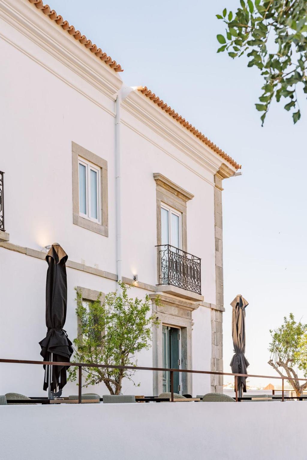 Colégio Charm House view 3