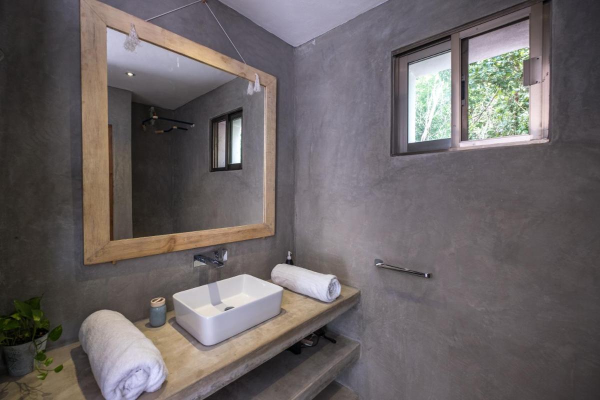 SANTUARIO SOL LAGOON FRONT 24 PAX 6 br cuartos view 4