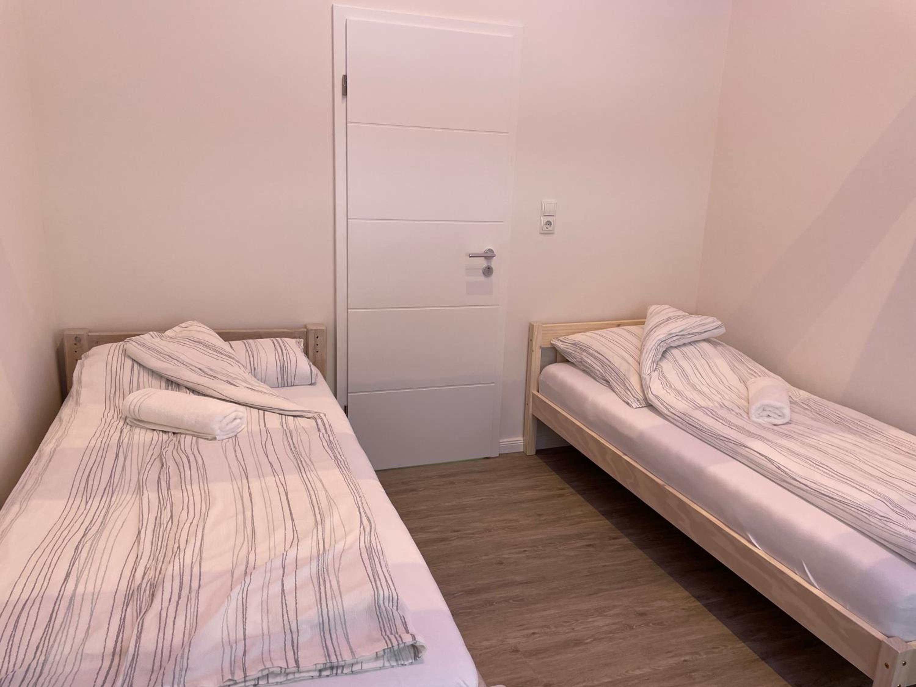 CityStayNMS - Direkt am Bahnhof und Einkaufszentrum