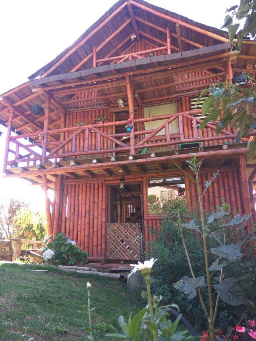 Villa Celina: La cabañita de Guadua view 2