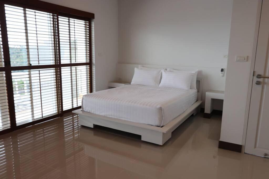 The Boathouse Villa