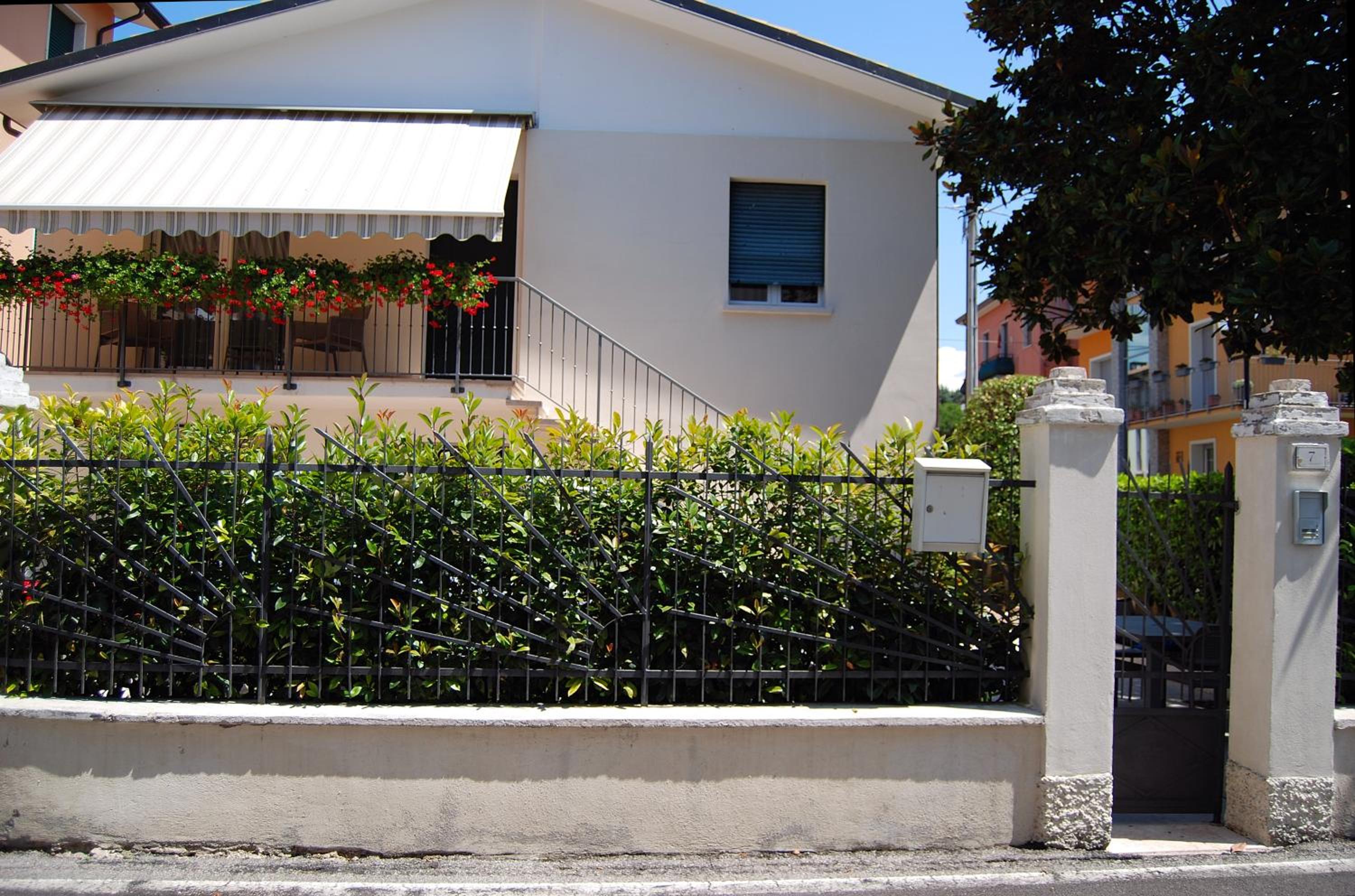 Photo 9